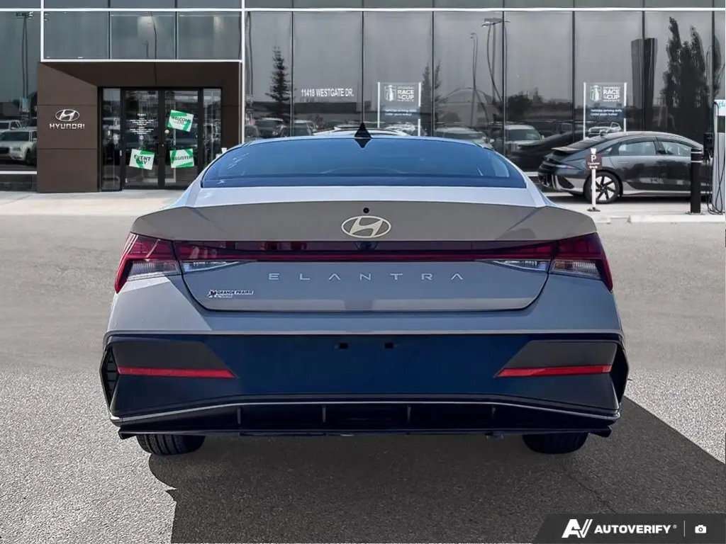 2025 Hyundai Elantra Luxury | Keyless Entry — снимка 1