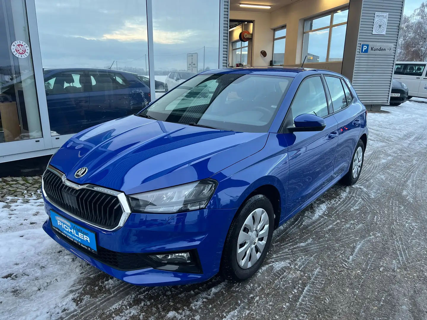 Skoda Fabia Essence 1.0i Blau - 1