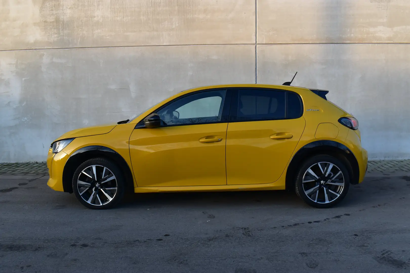 Peugeot 208 1.2i GT Line * 25.000 KM * Jaune - 2