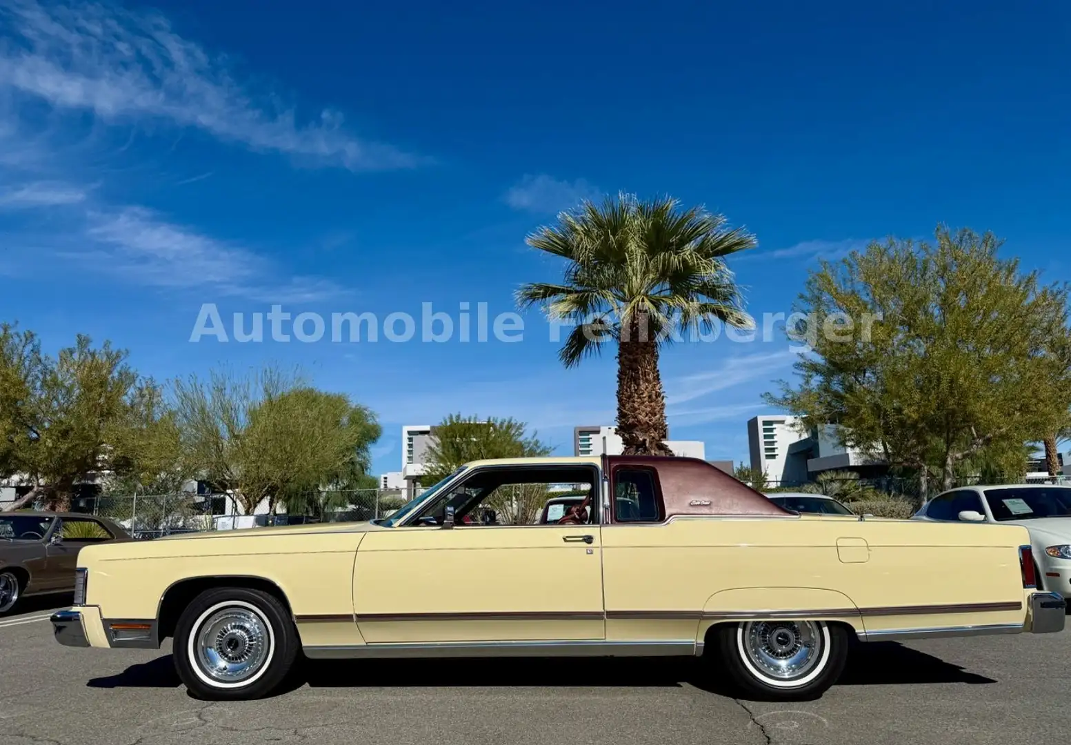 Lincoln Town Car Coupe 1 of 144 with only 35´000miles - 1