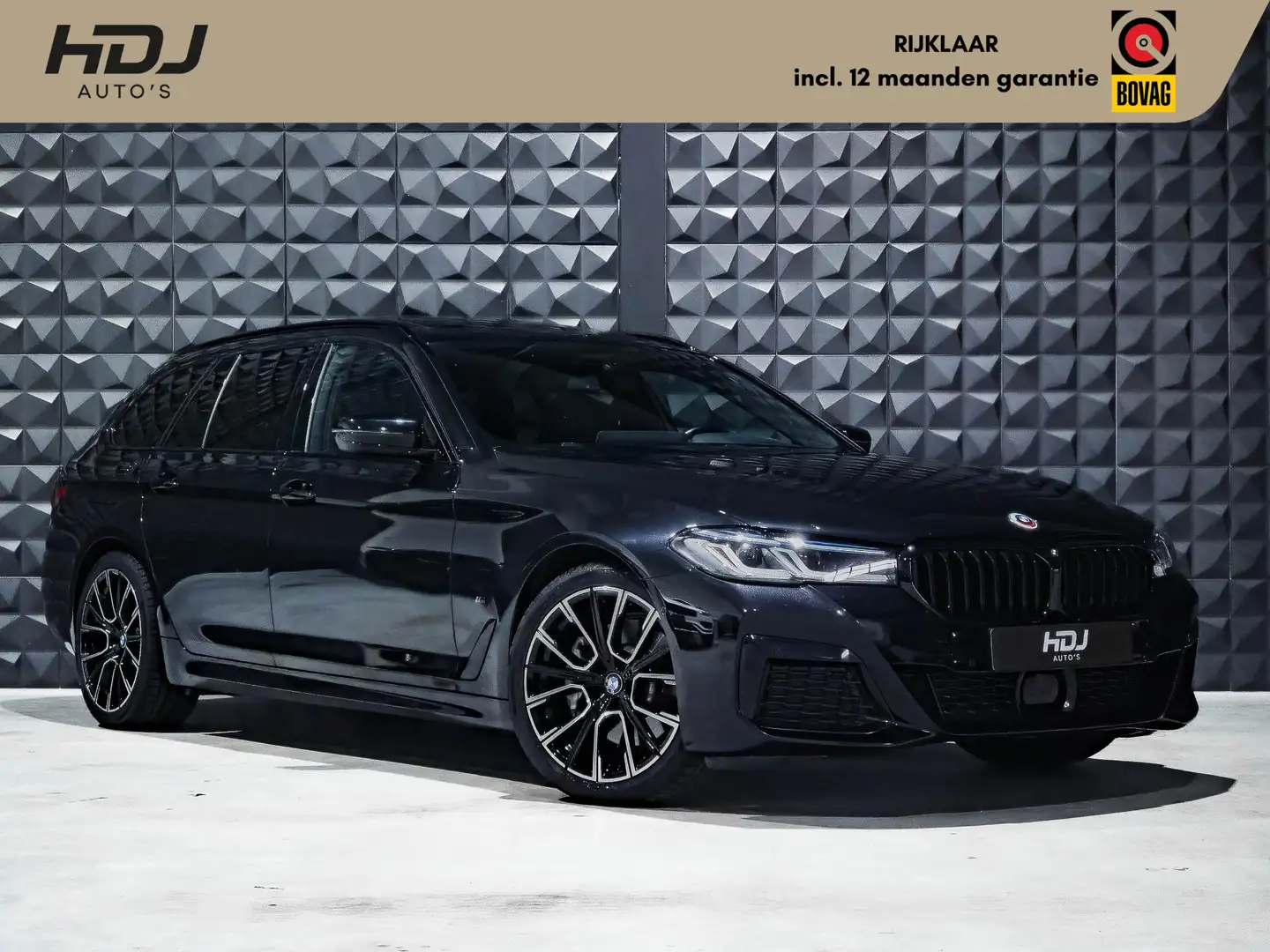 BMW 530 5-serie Touring 530i xDrive M Sport | Pano |19"| L Zwart - 1
