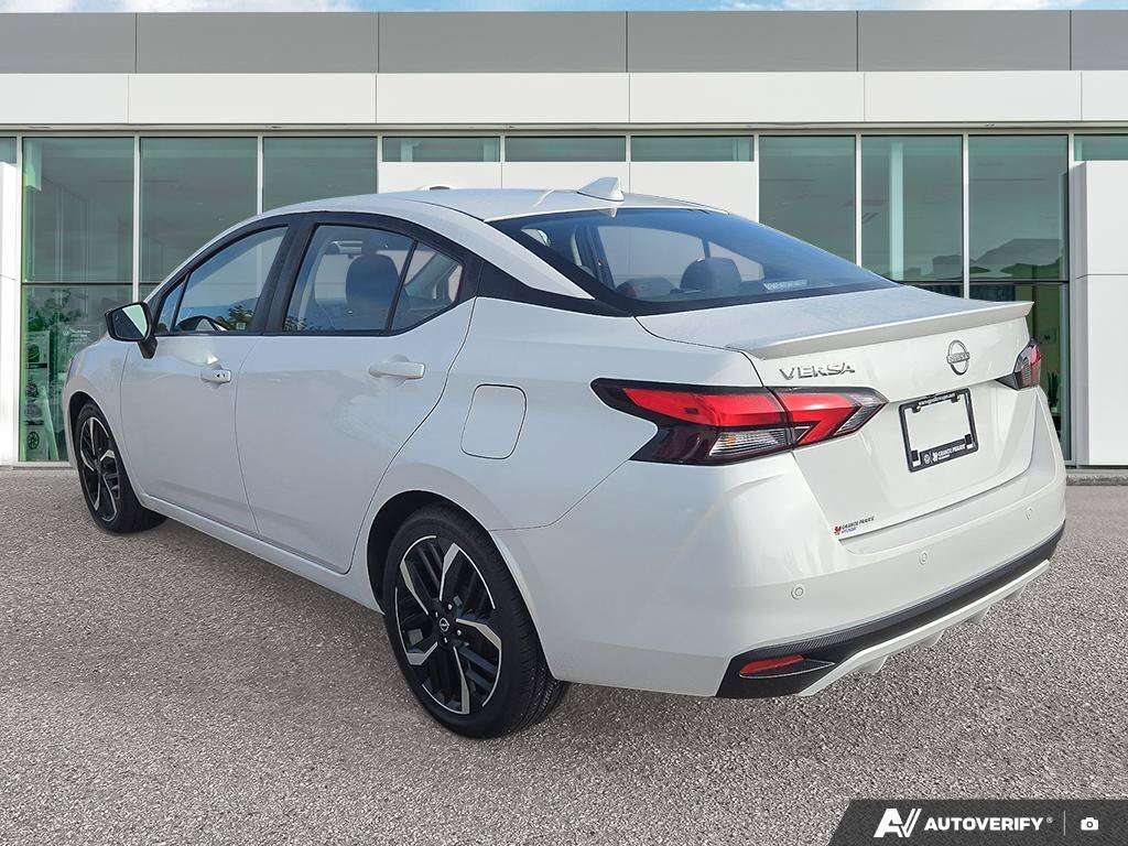 2023 Nissan Versa SR | CLEAN CARFAX | HEATED SEATS | REMOTE START | — снимка 1