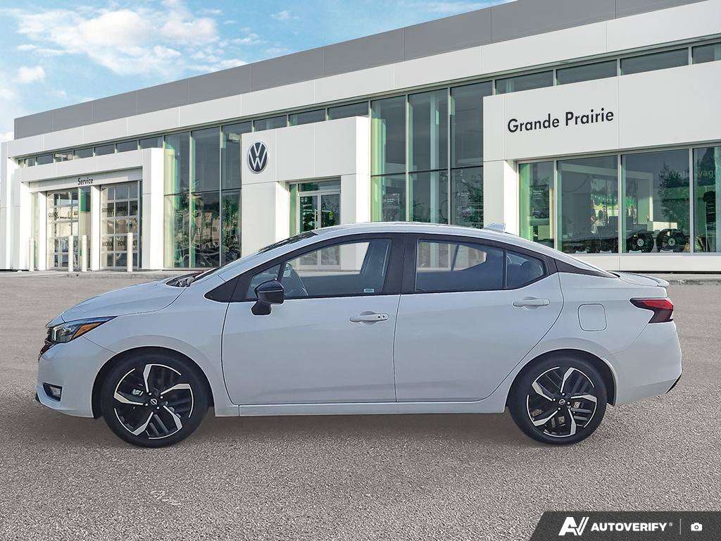 2023 Nissan Versa SR | CLEAN CARFAX | HEATED SEATS | REMOTE START | — снимка 1