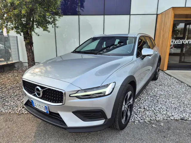 Volvo V60 Cross Country 2.0 B4 Business Pro AWD auto