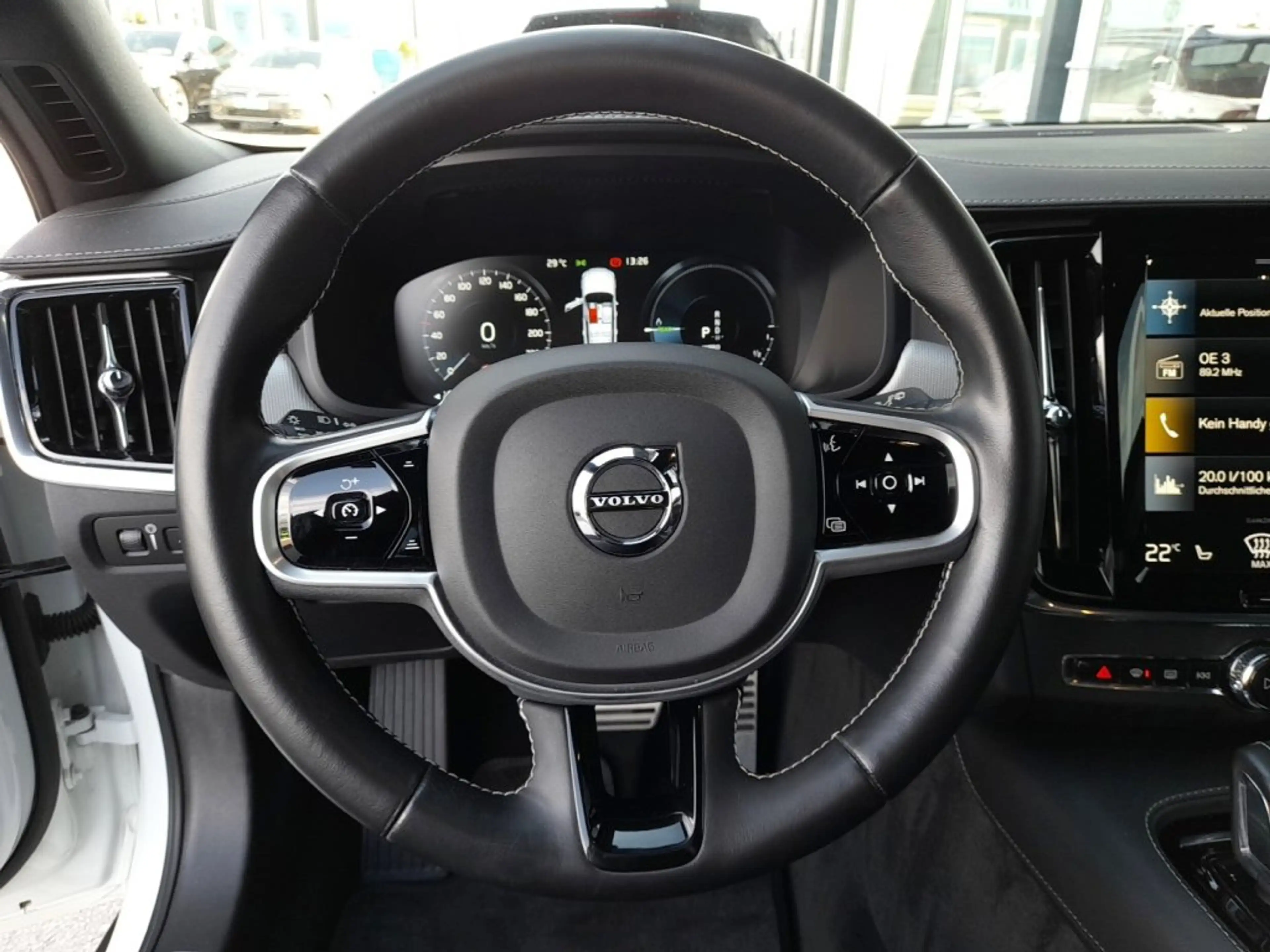 Volvo V90 T8 R-DESIGN PHEV 4x4 Aut *VOLL LED / NAVI / E-NAPPA & MEMORY / AHV & 360° KAMERA / DCC / HK-SOUND / SHZG v+h* — photo 9