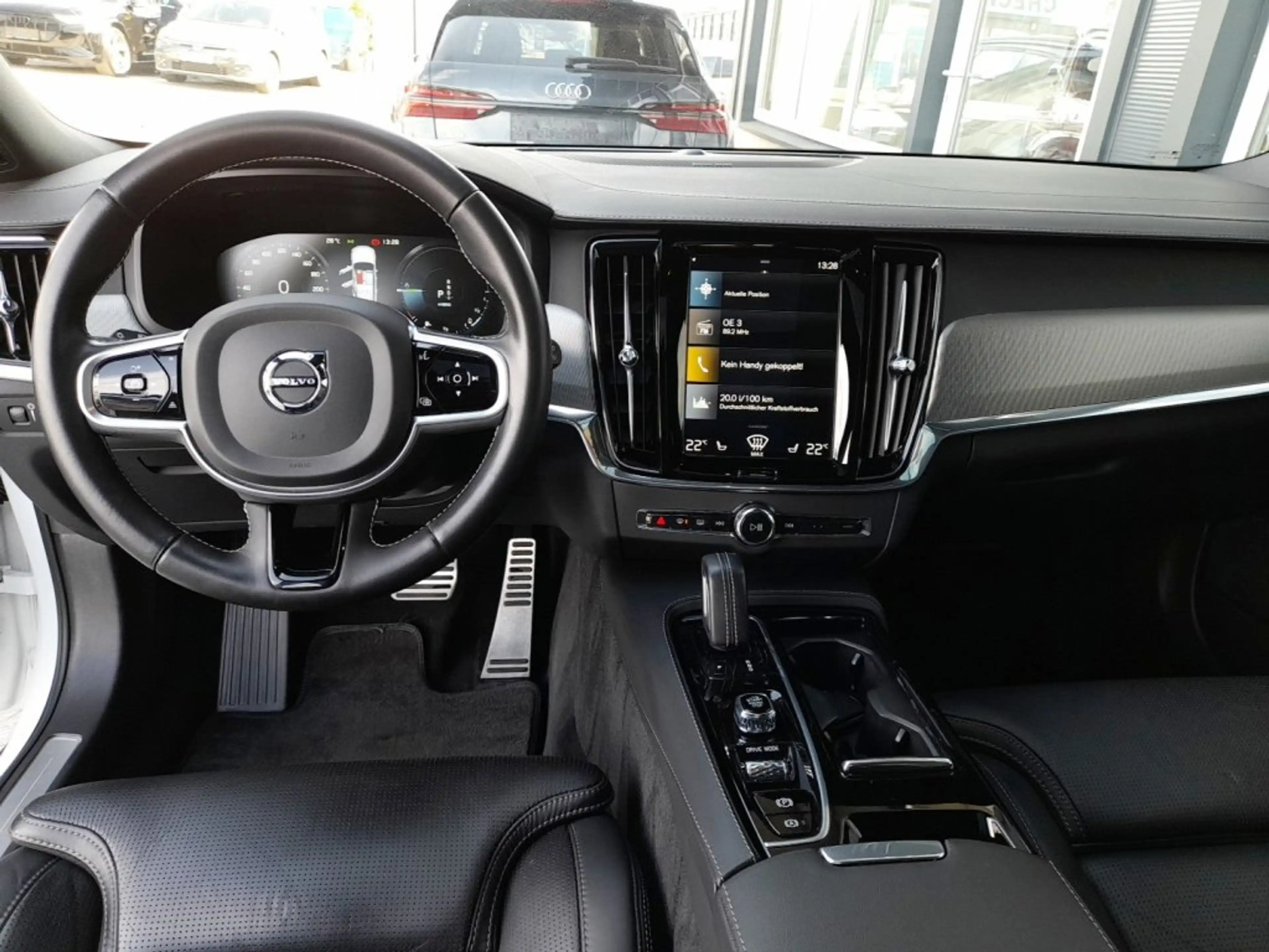 Volvo V90 T8 R-DESIGN PHEV 4x4 Aut *VOLL LED / NAVI / E-NAPPA & MEMORY / AHV & 360° KAMERA / DCC / HK-SOUND / SHZG v+h* — photo 3