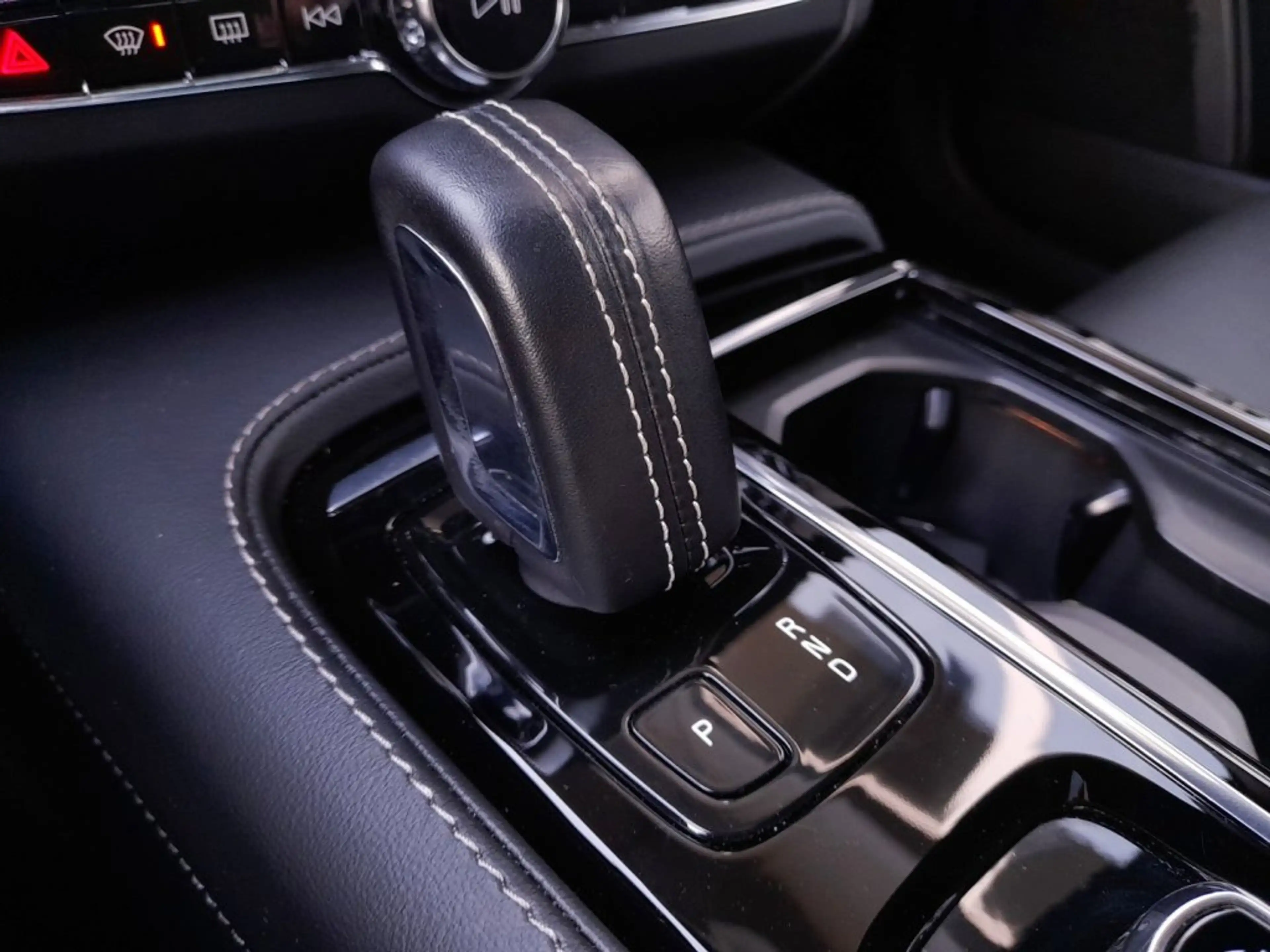 Volvo V90 T8 R-DESIGN PHEV 4x4 Aut *VOLL LED / NAVI / E-NAPPA & MEMORY / AHV & 360° KAMERA / DCC / HK-SOUND / SHZG v+h* — photo 7