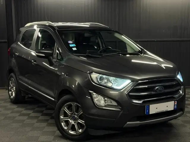 Ford EcoSport view 3