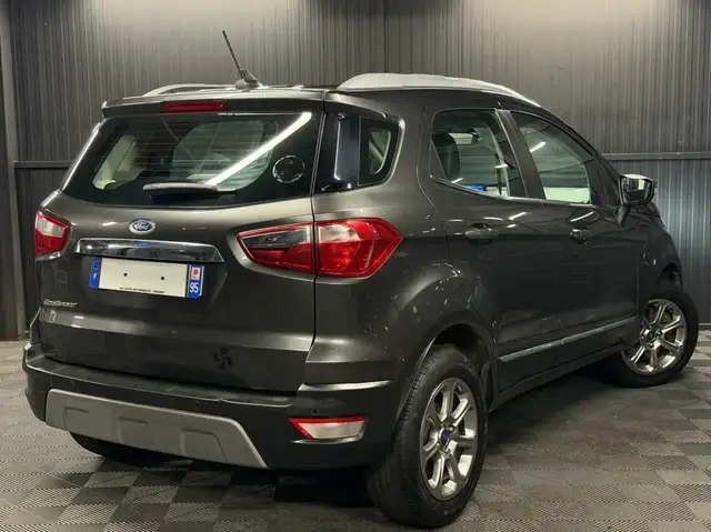 Ford EcoSport view 8