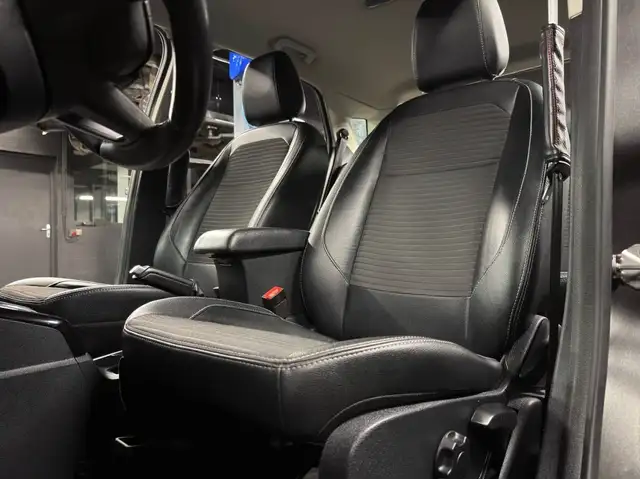 Ford EcoSport view 13
