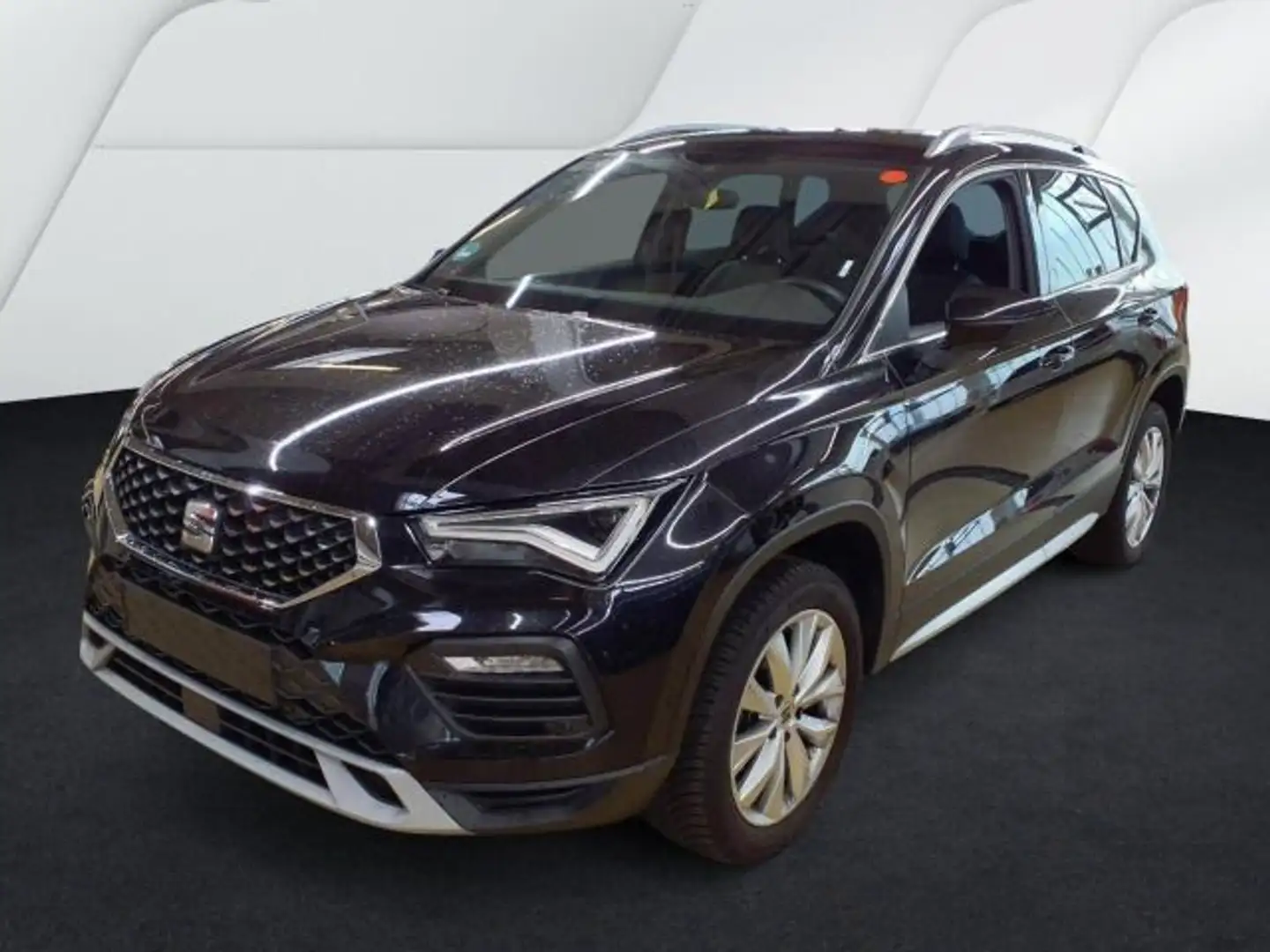 SEAT Ateca 1.5 TSI DSG Xperience Navi Kam ACC Virtual Schwarz - 2