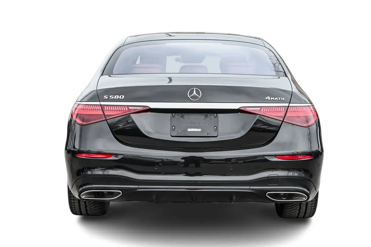 Mercedes-Benz S-Class снимка Mercedes-Benz S-Class