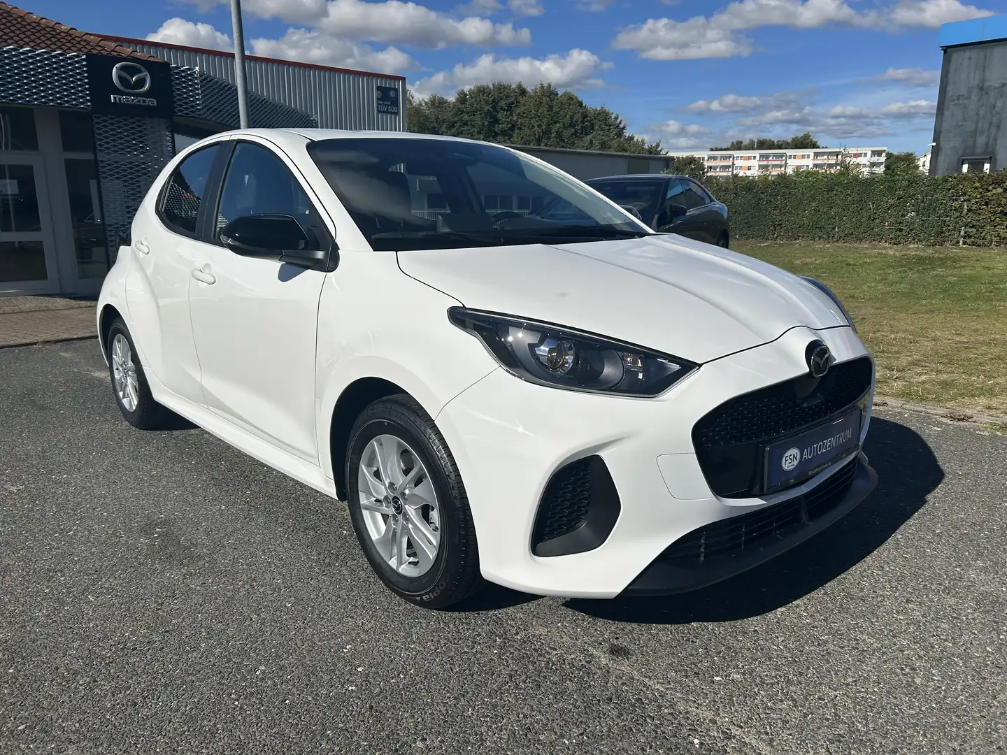 Mazda 2 1.5 Hybrid VVT-i 116 AT Centre-Line Kamera DAB Blanc - 2