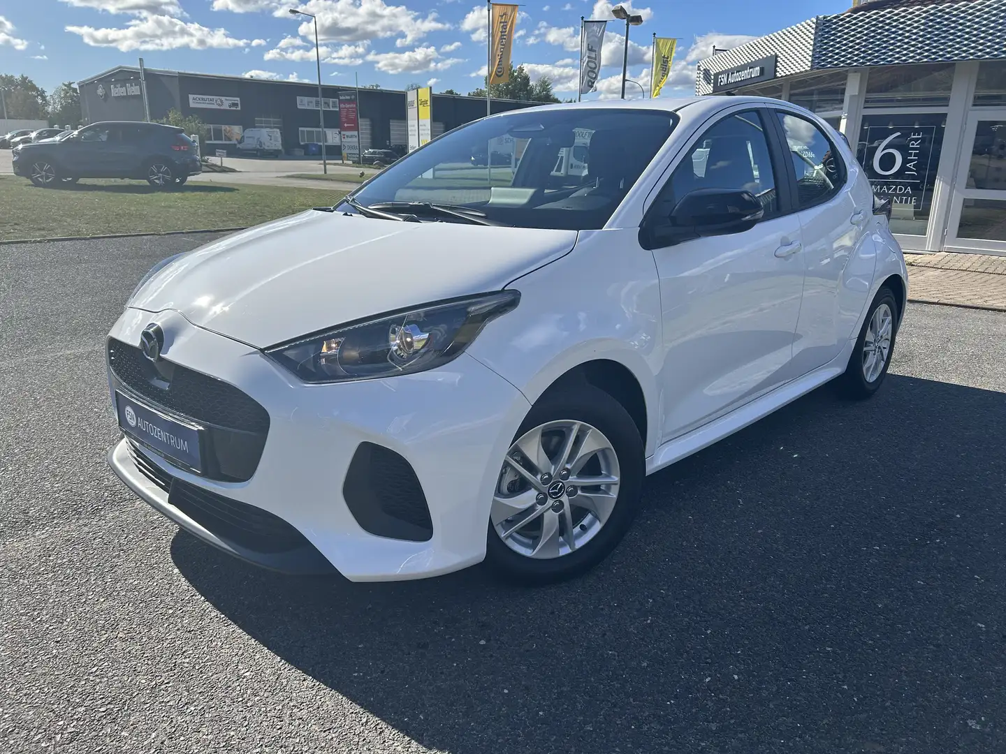 Mazda 2 1.5 Hybrid VVT-i 116 AT Centre-Line Kamera DAB Blanc - 1