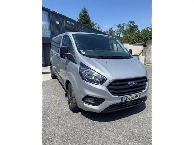 Ford Transit view 3