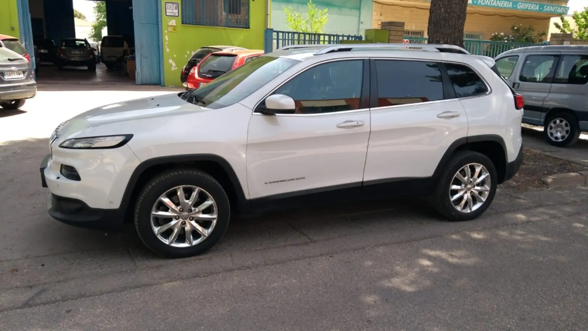 Jeep Cherokee 2.0D Longitude Business 4x4 ADI 103kW Blanco - 1