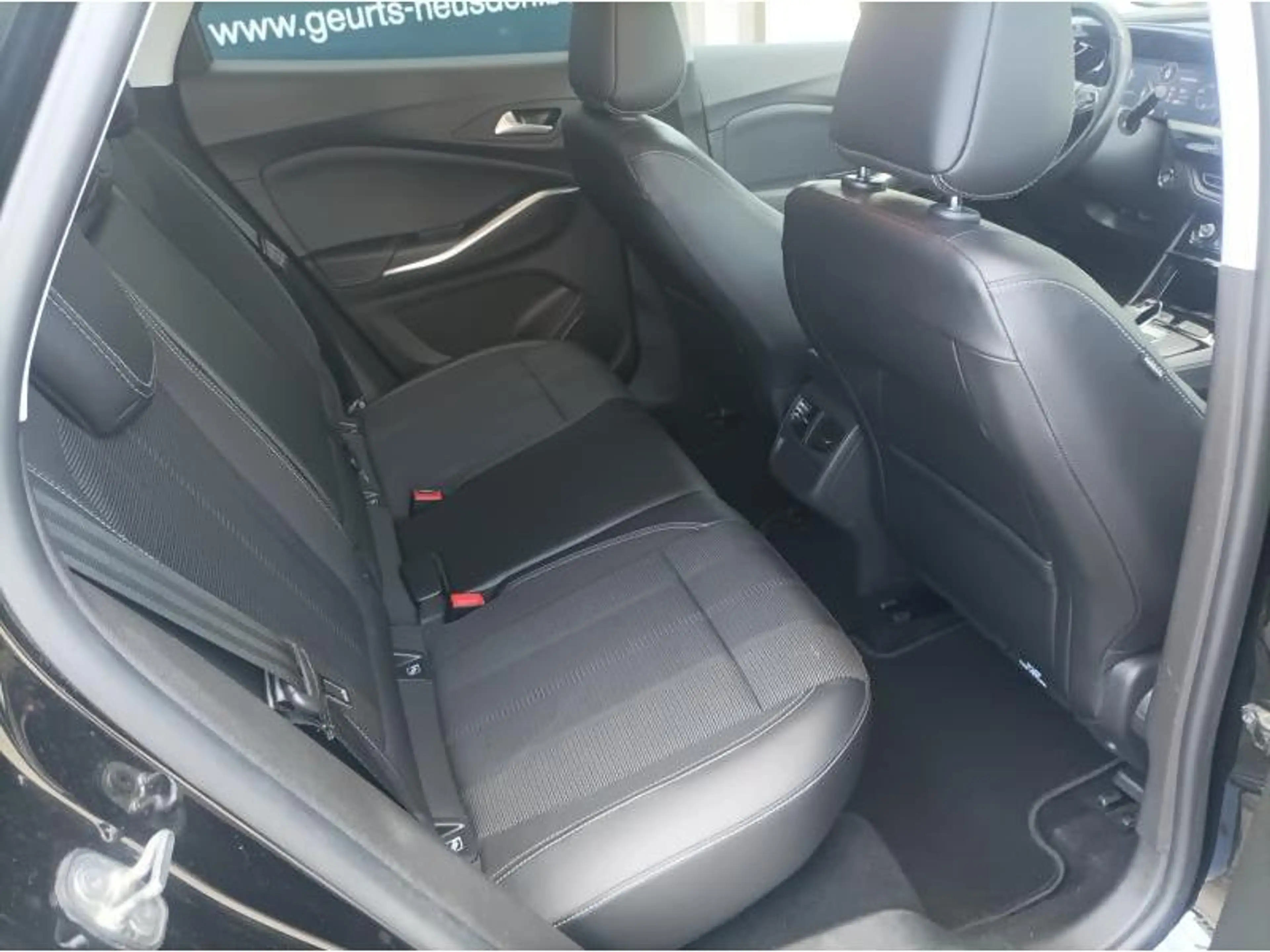 Opel Grandland X Innovation — photo 13