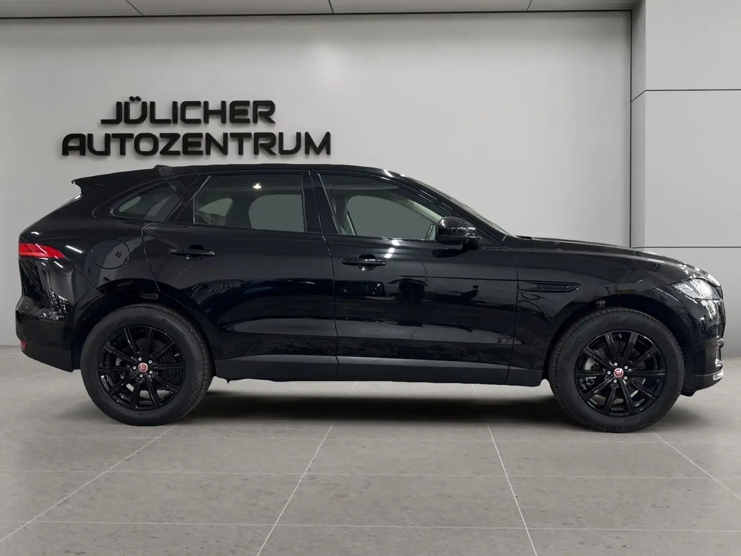 Jaguar F-Pace Portfolio AWD, 1.Hand, Tüv/Au + Insp Neu Schwarz - 2