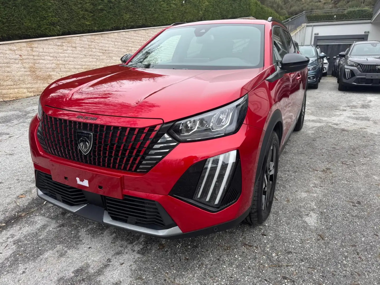 Peugeot 2008 PureTech 100 S&S Allure Rosso - 1