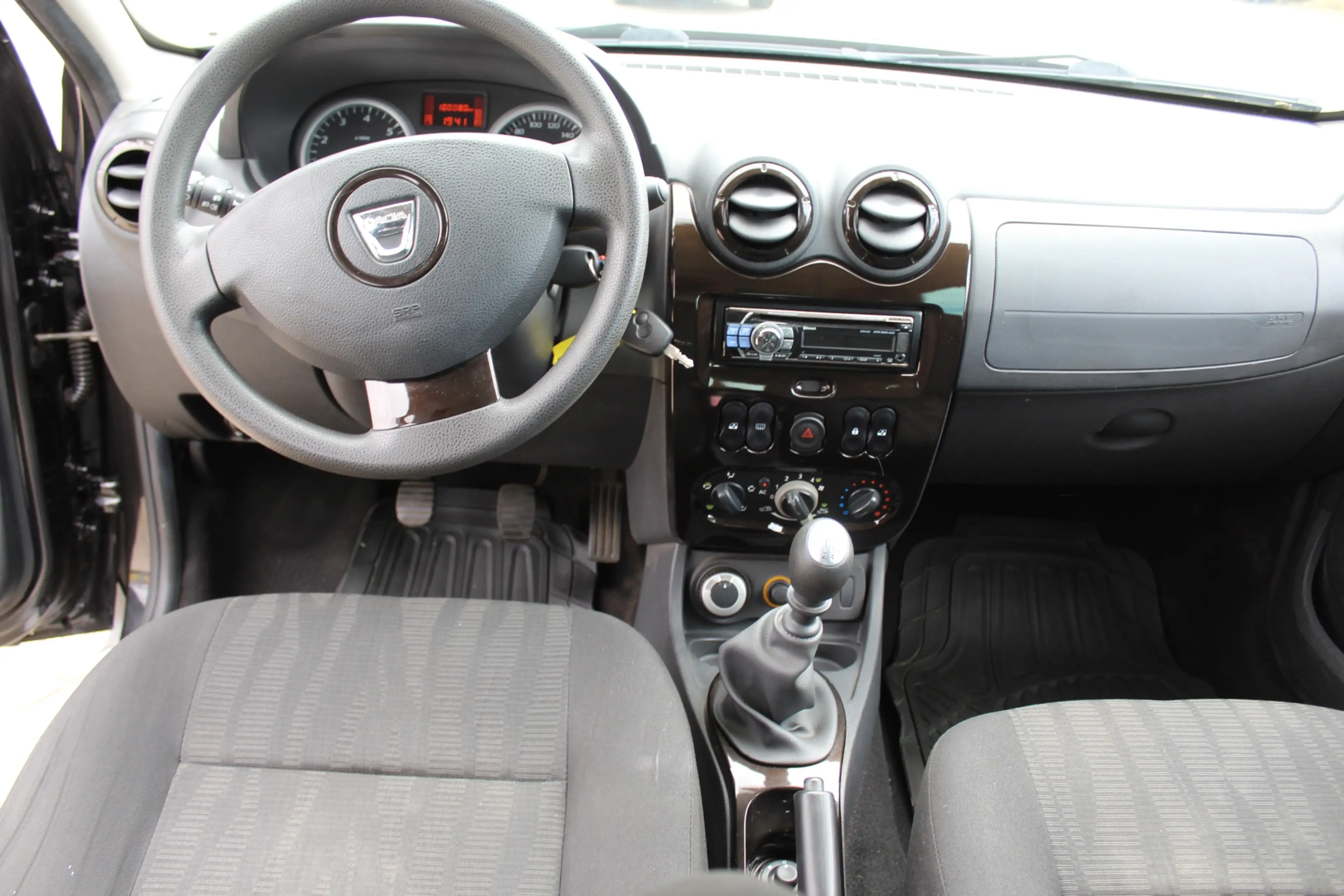 Dacia Duster 1.6 Lauréate km nap ,,airco trekhaak — photo 3