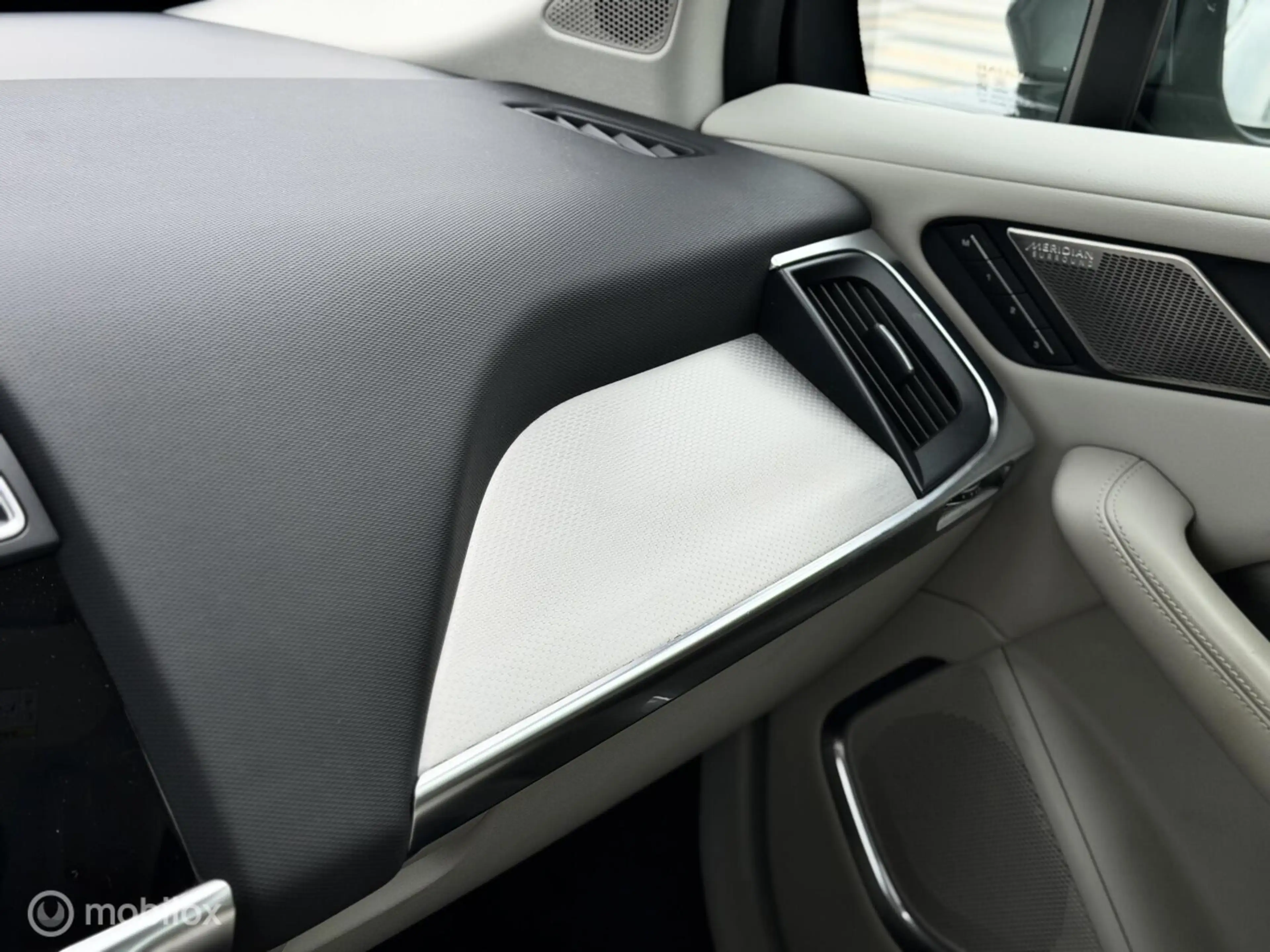 Jaguar I-Pace EV400 S 90 kWh |Pano|Koeling|HUD|Meridian|ACC — photo 35