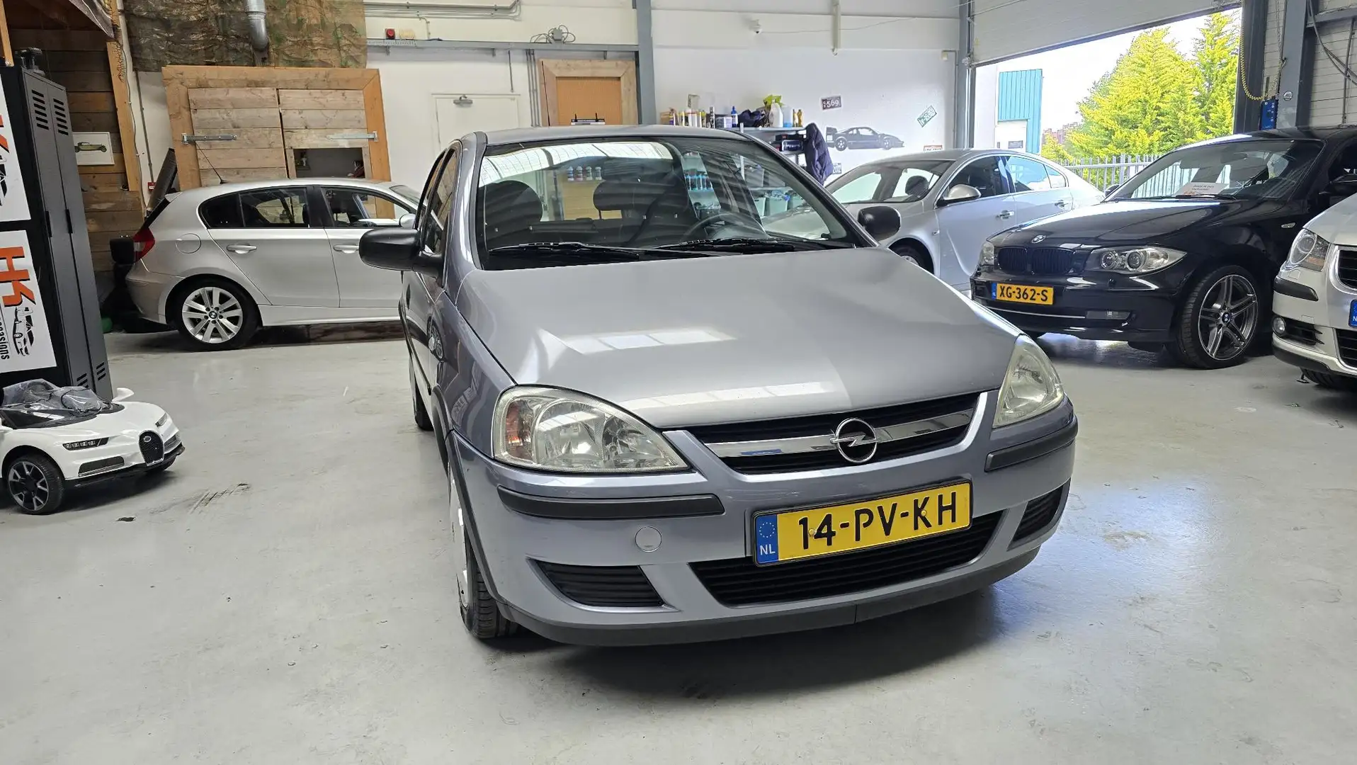 Opel Corsa 1.2-16V Rhythm 5drs Blutooth, Cruisecontrole, DAB. Grigio - 2