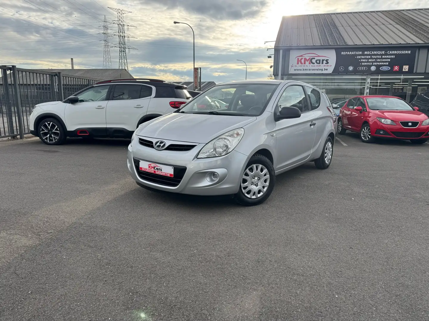 Hyundai i20 1.2i ESSENCE // 1'ier PROPRIETAIRE / CLIMATISATION Grijs - 2