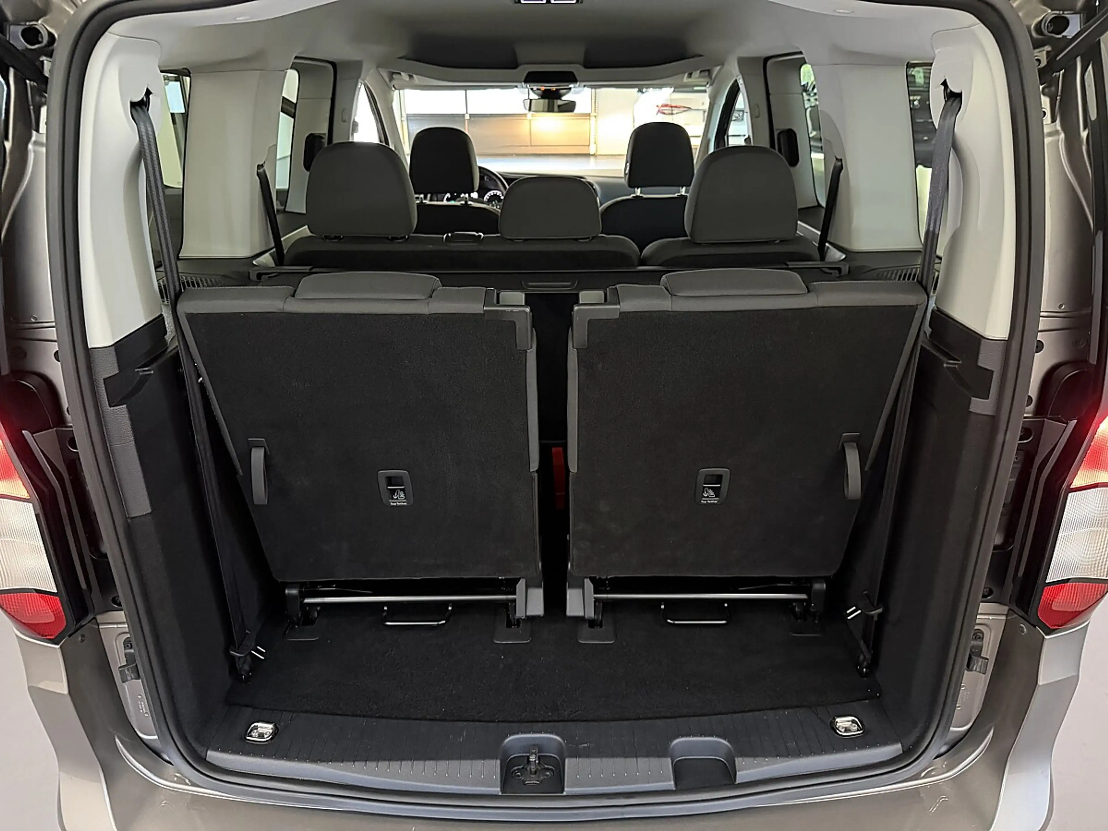Ford Tourneo Connect 2,0TDi Titanium 7 Sitze *Sitzheizung*Tempomat*P... — photo 15