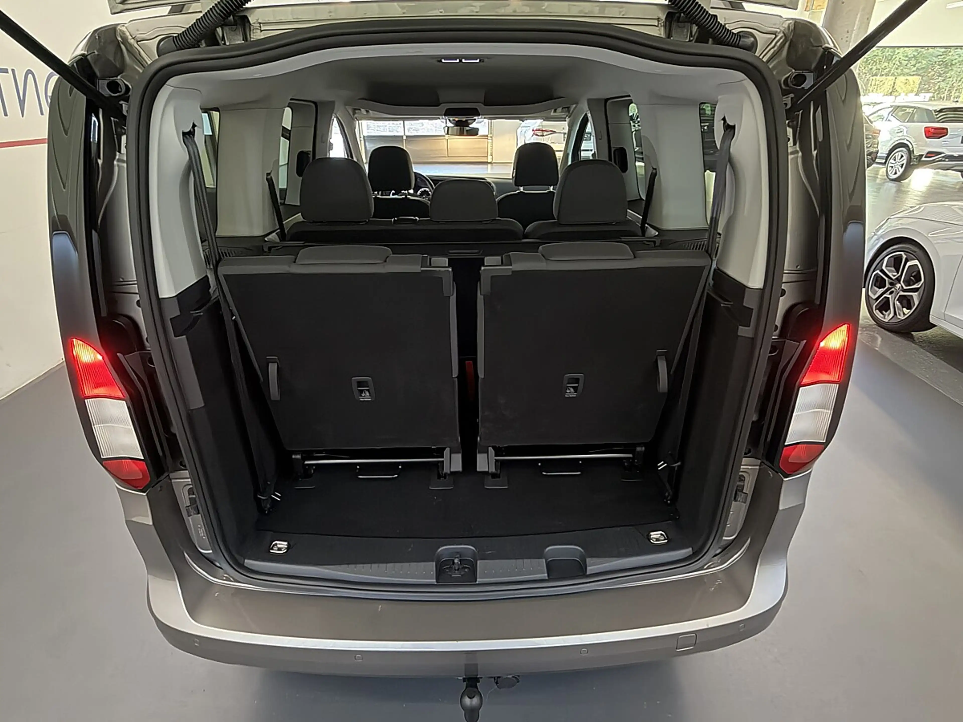 Ford Tourneo Connect 2,0TDi Titanium 7 Sitze *Sitzheizung*Tempomat*P... — photo 14