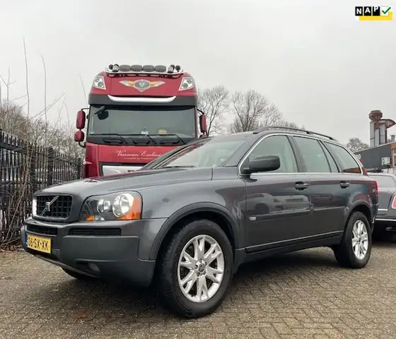 Volvo XC90 2.5 T Momentum 5p./NAP/2e Eigenaar/Trekhaak/Leder/