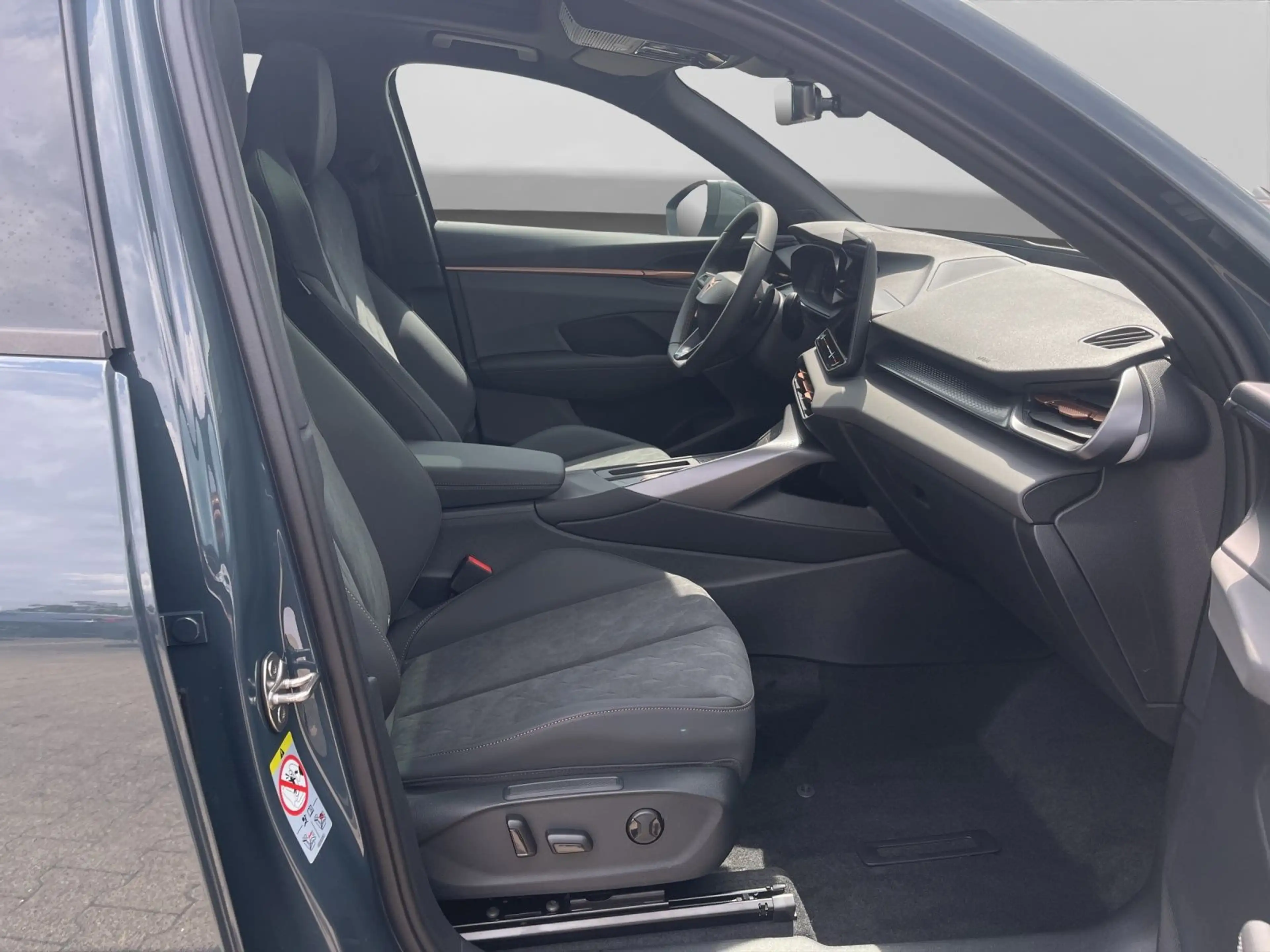 CUPRA Terramar 2.0 TSI DSG VZ 4DRIVE AREA VIEW NAVI PA — photo 4