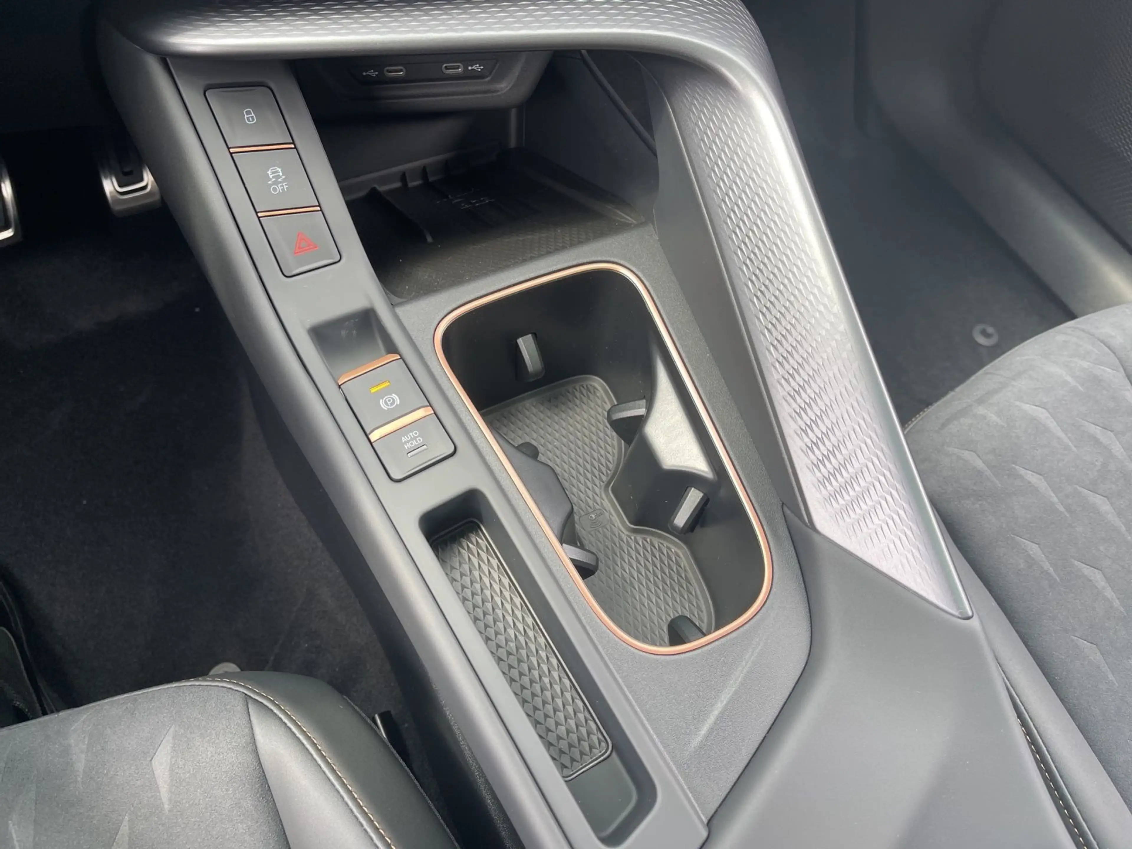 CUPRA Terramar 2.0 TSI DSG VZ 4DRIVE AREA VIEW NAVI PA — photo 11