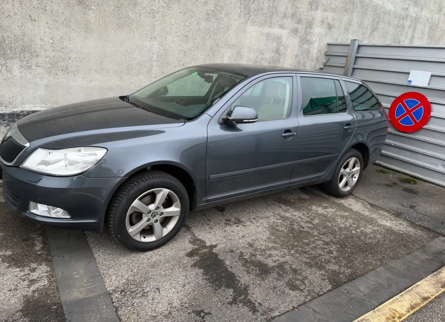 Skoda Octavia Octavia Combi 2.0 TDI 140 4x4 CR FAP Elegance DSG Gris - 2