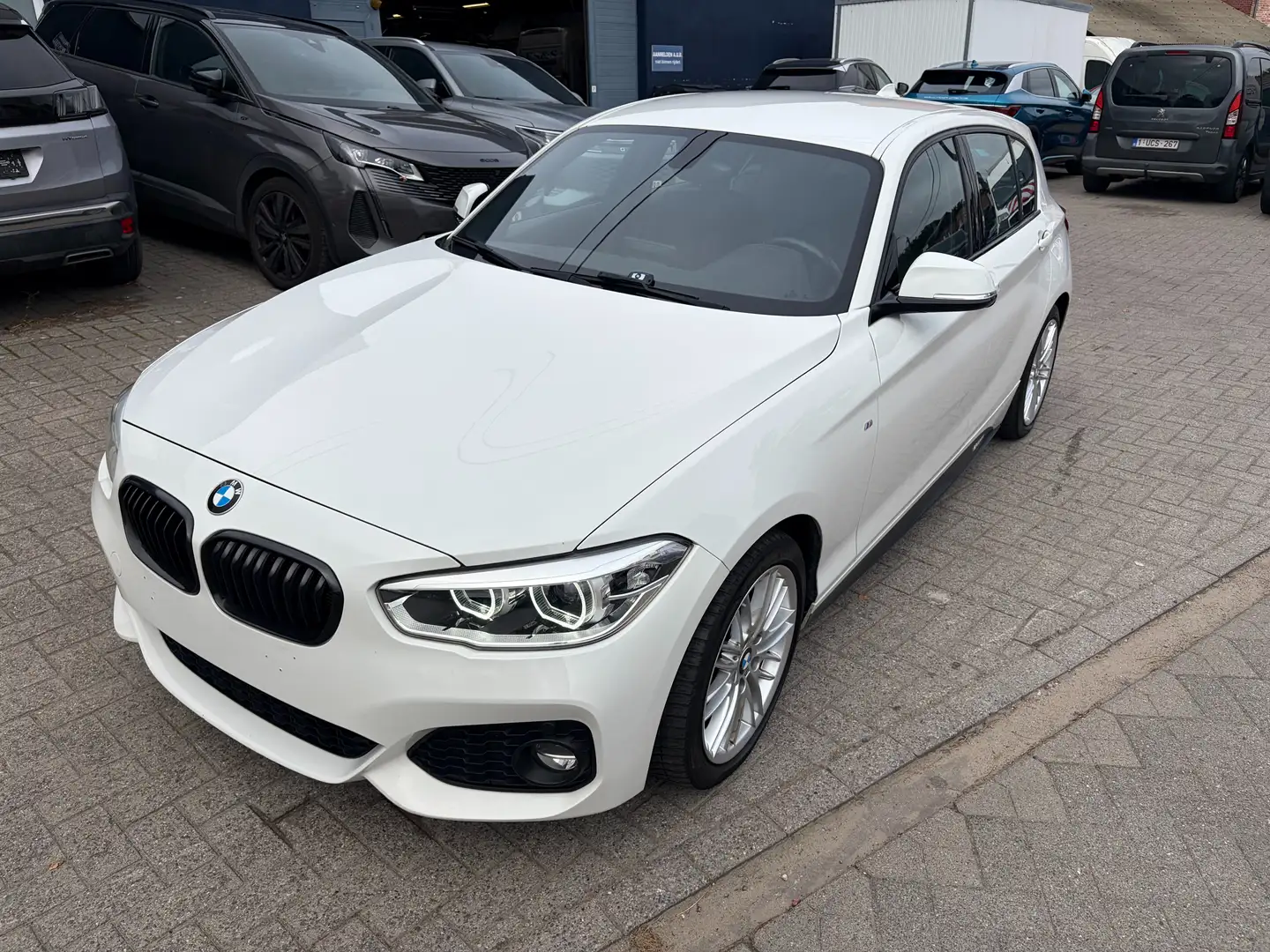 BMW 118 118i Aut. M-Line Blanc - 1