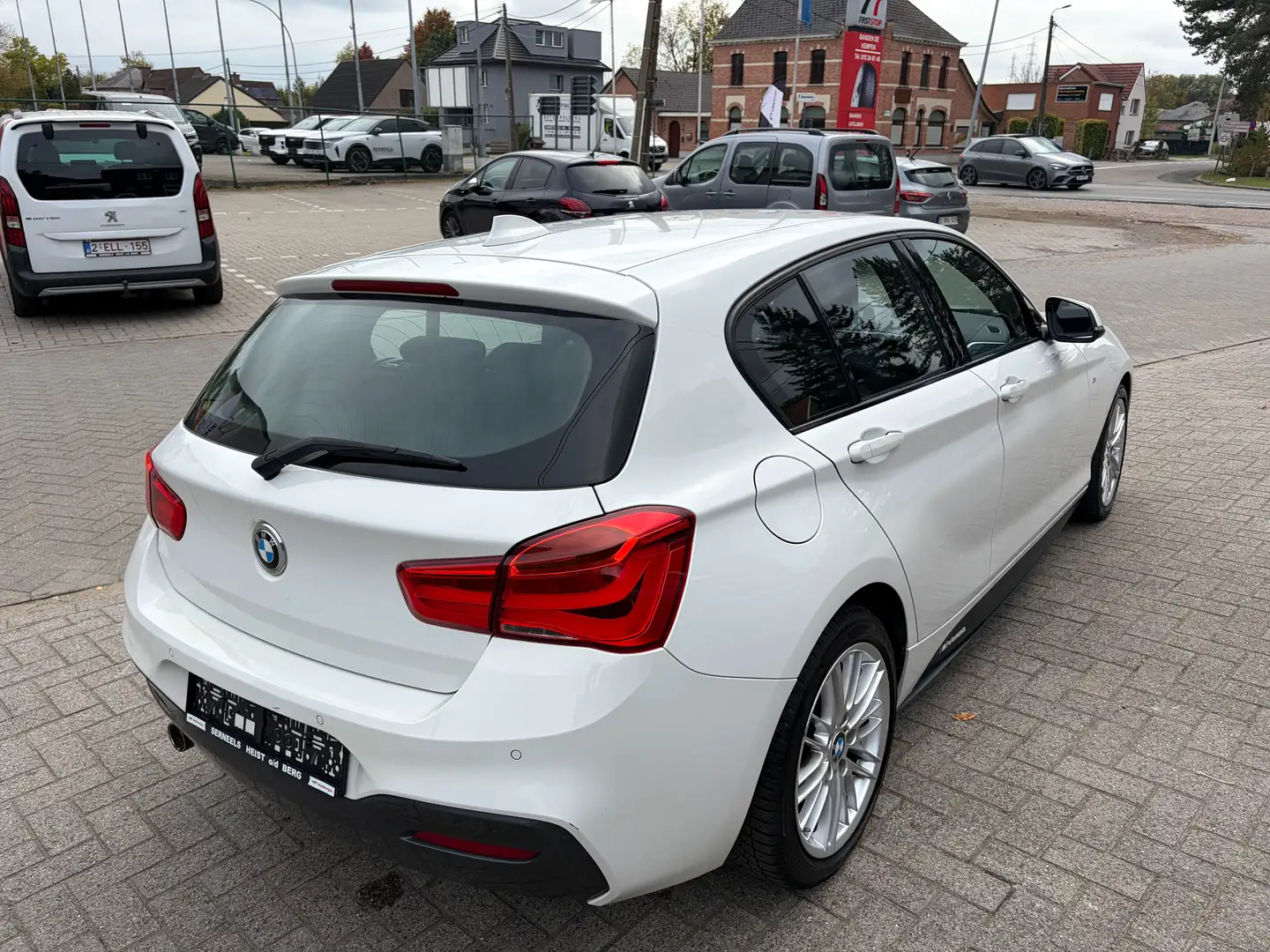 BMW 118 118i Aut. M-Line Blanc - 2