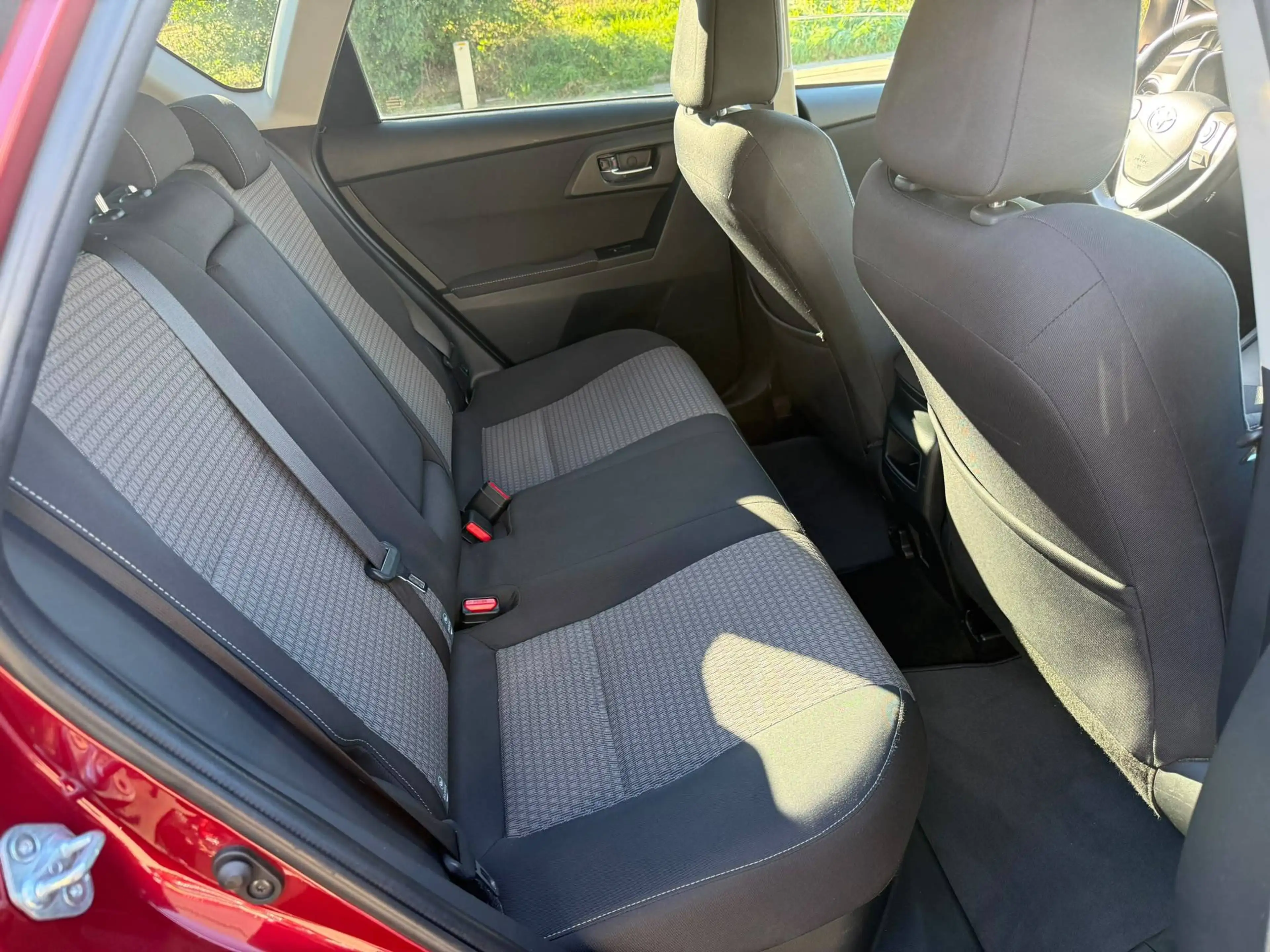 Toyota Auris Auris HEV 1.8i HSD Style E-CVT — photo 10