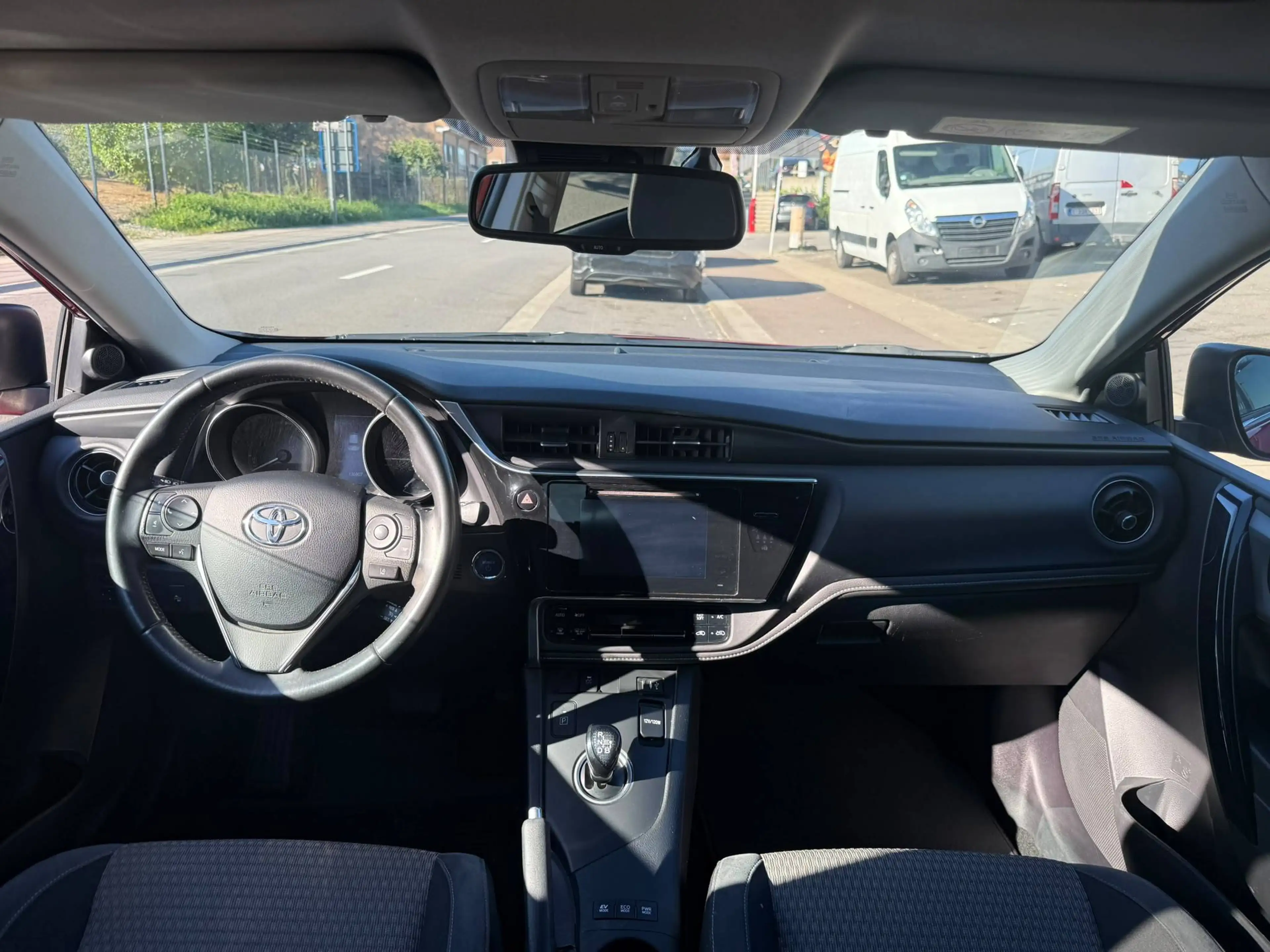 Toyota Auris Auris HEV 1.8i HSD Style E-CVT — photo 11