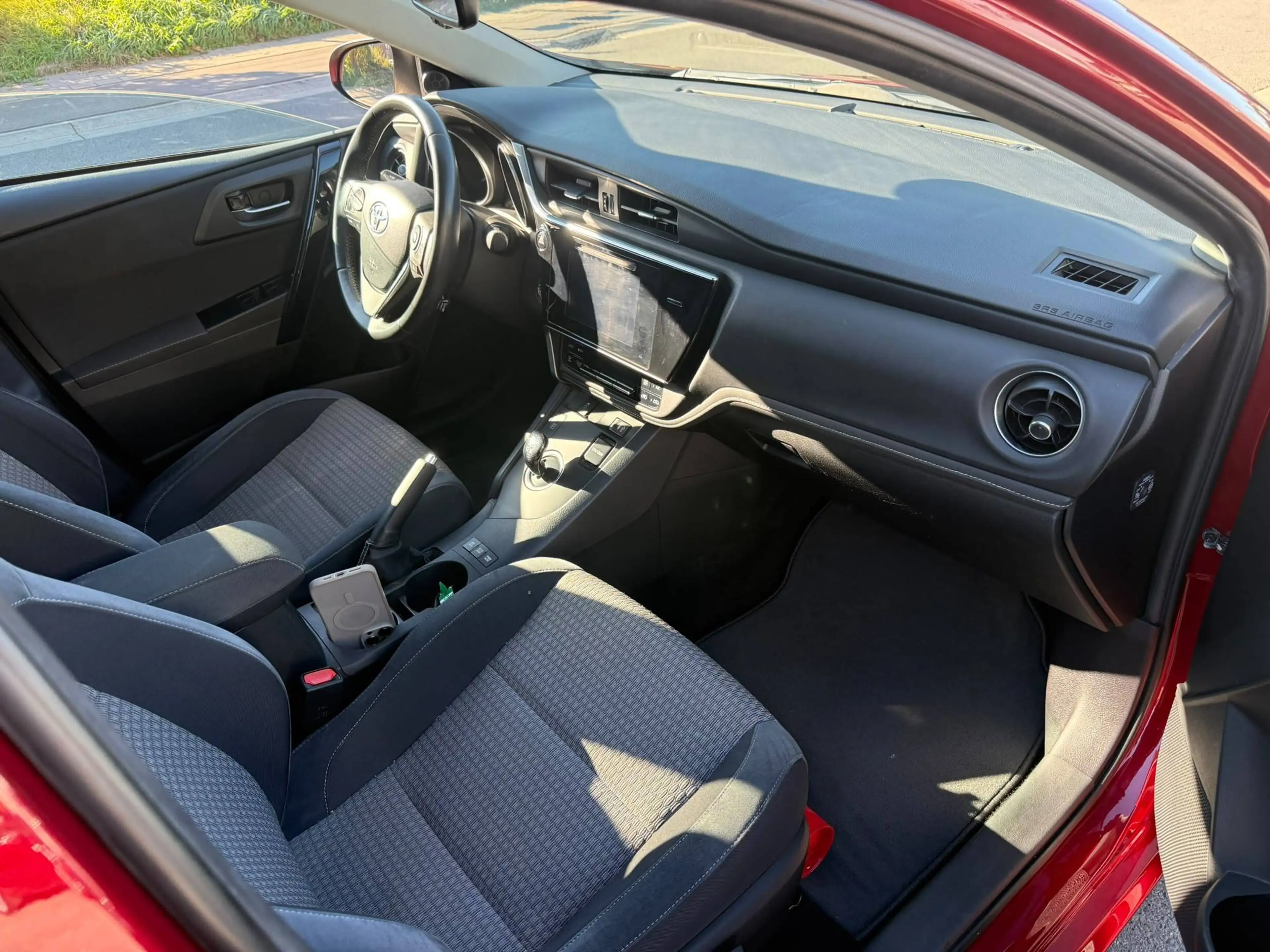 Toyota Auris Auris HEV 1.8i HSD Style E-CVT — photo 12