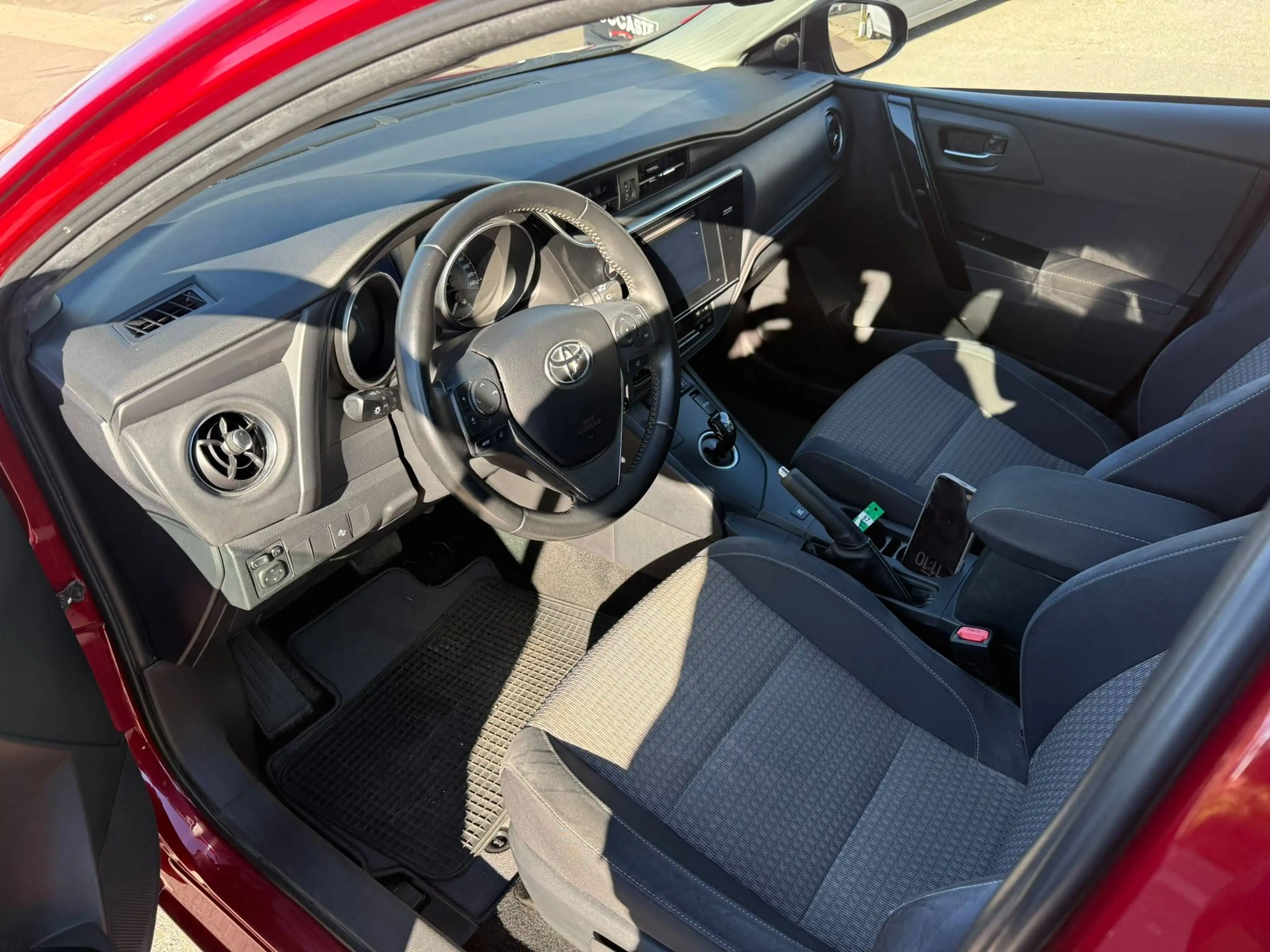 Toyota Auris Auris HEV 1.8i HSD Style E-CVT — photo 13