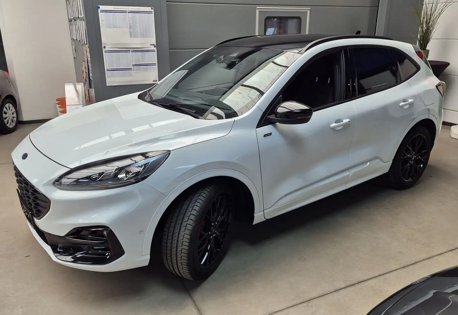 Ford Kuga EcoBoost ST-Line X Blanc - 2