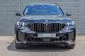 BMW X5 xDrive50e M-SPORT PANO TREKHAAK HARMAN KARDON 22IN Zwart - thumbnail 6