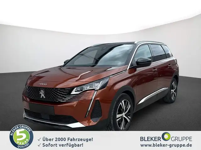 Peugeot 5008 view 2