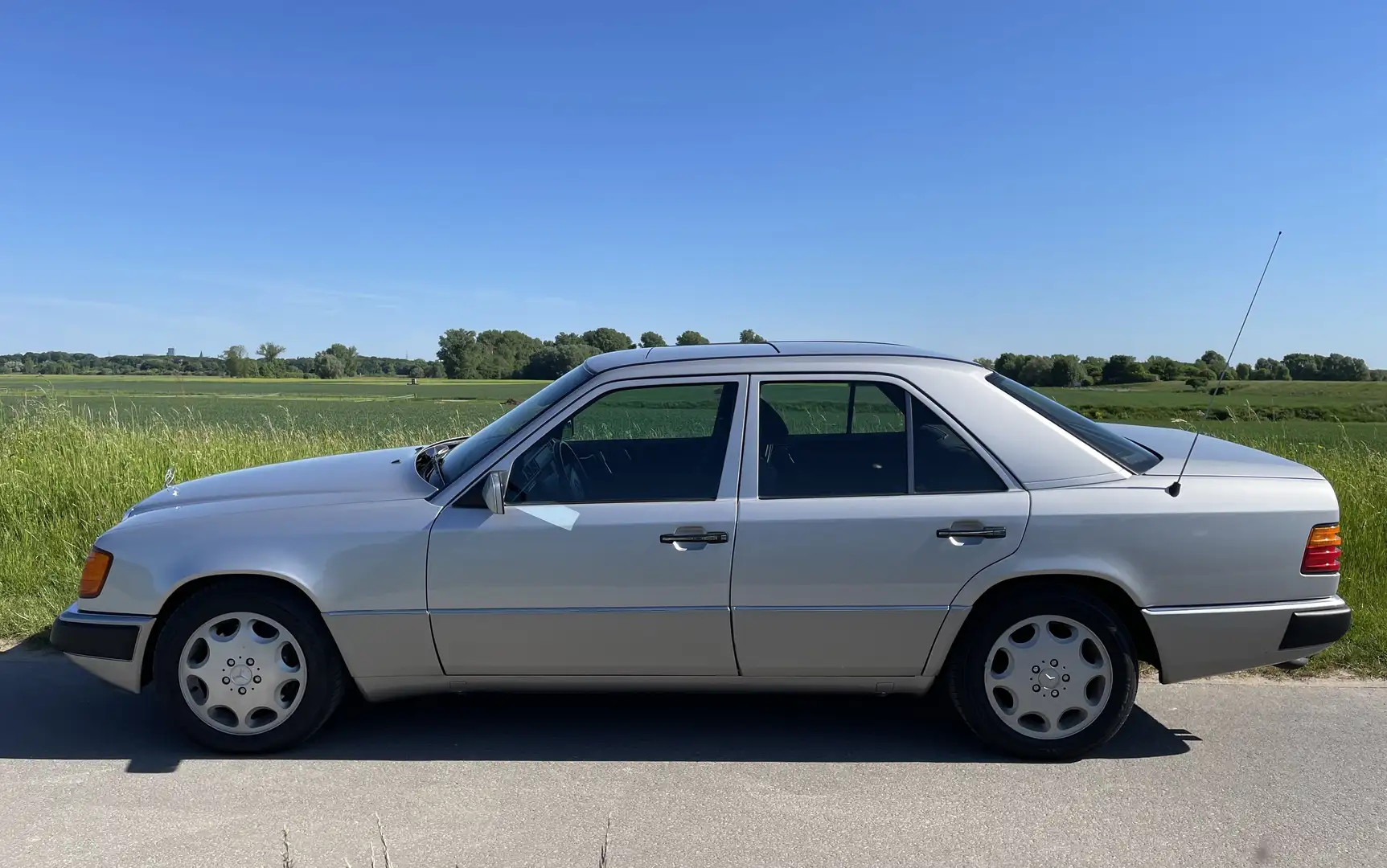 Mercedes-Benz 400 E E420 4.2 V8 Silber - 1