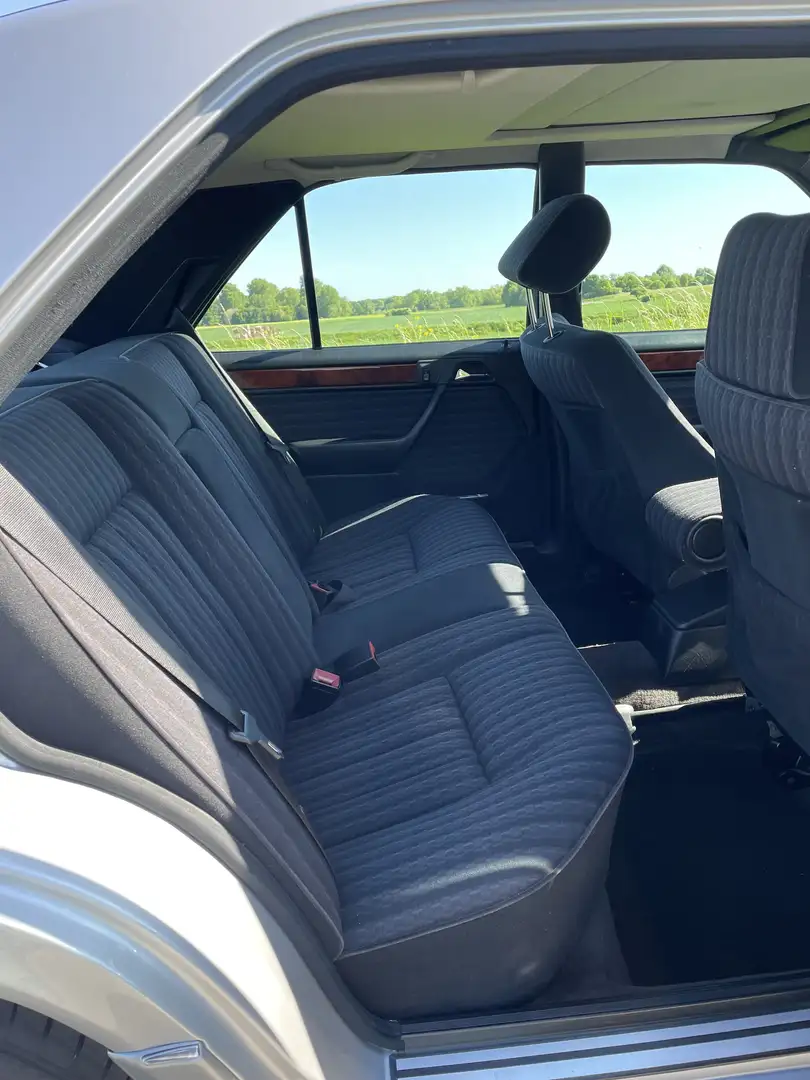 Mercedes-Benz 400 E E420 4.2 V8 Silber - 2