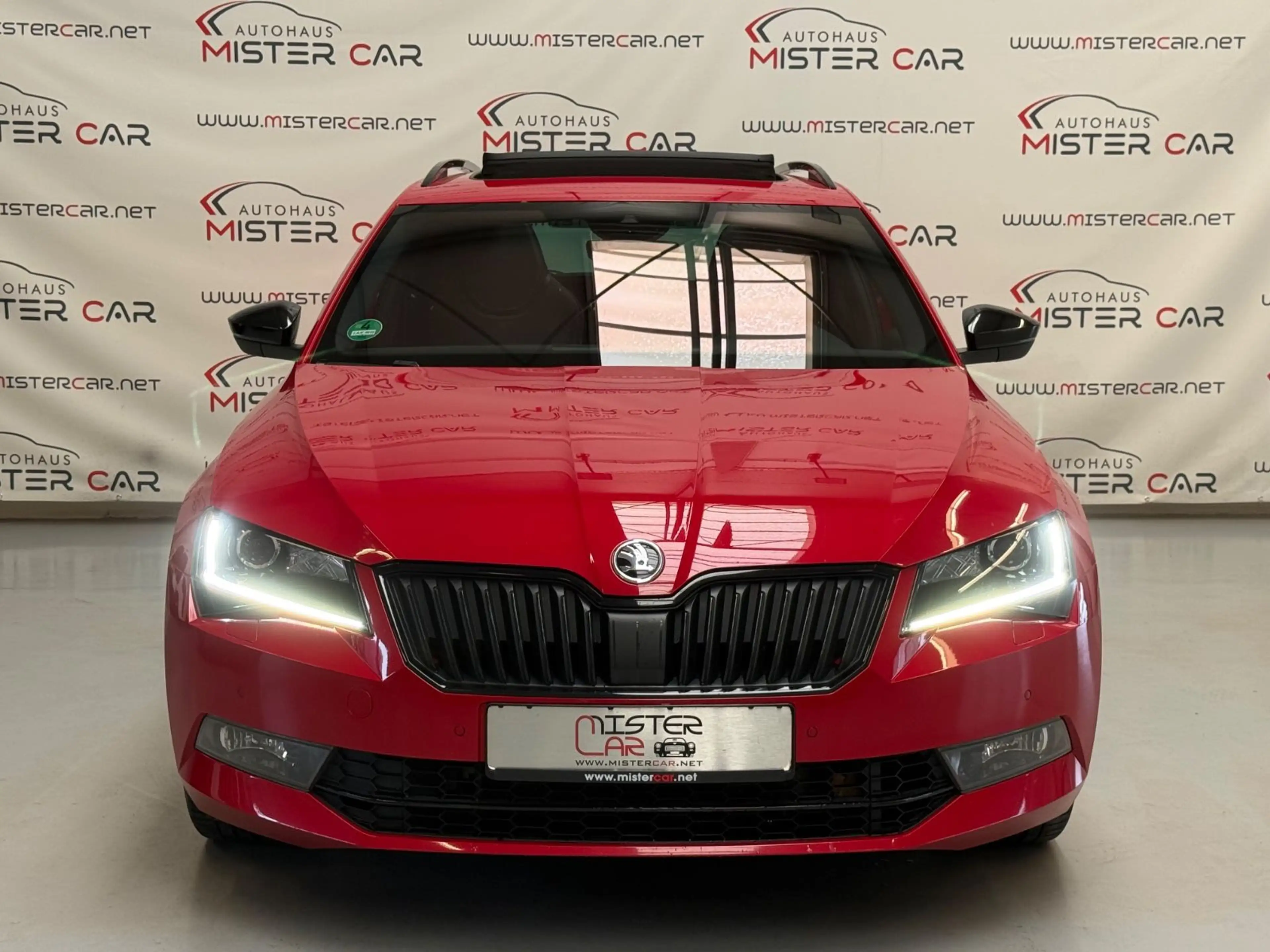Skoda Superb Sportline 4x4 ACC/PANO/AHK/KAM/1HAND/19 — photo 7