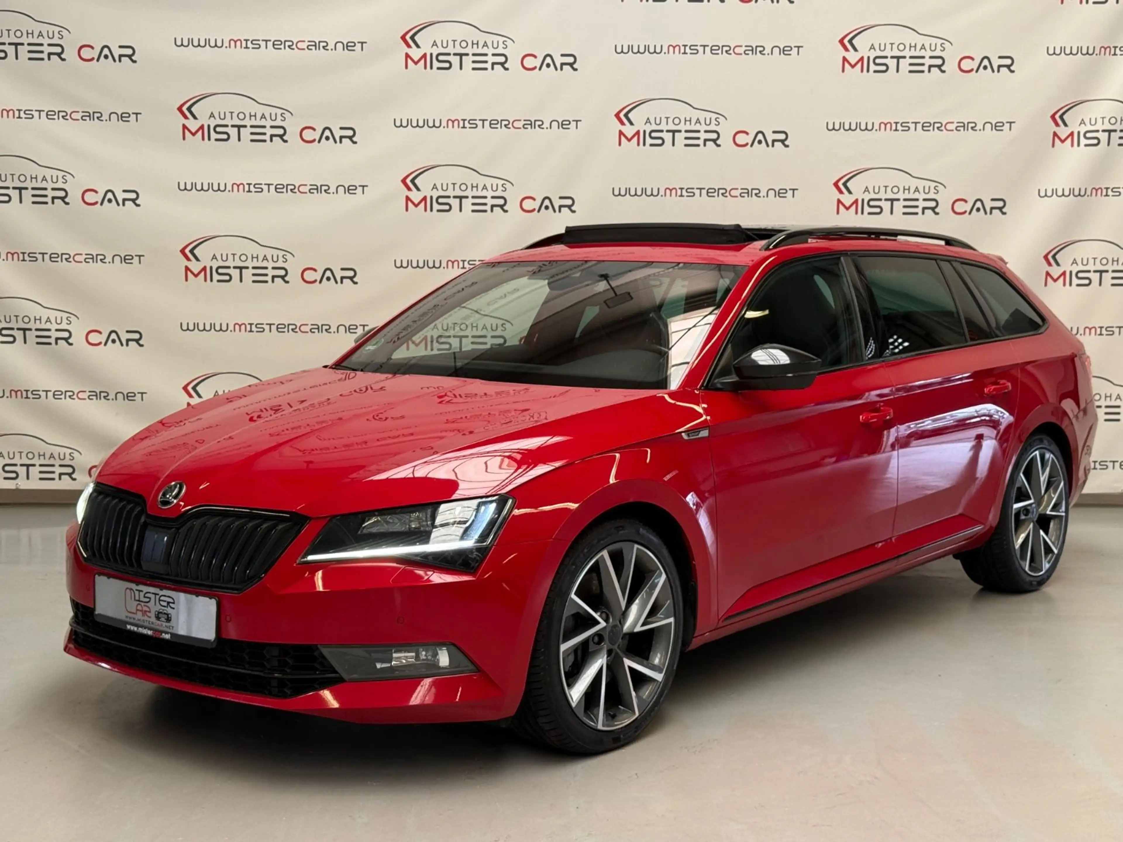 Skoda Superb Sportline 4x4 ACC/PANO/AHK/KAM/1HAND/19