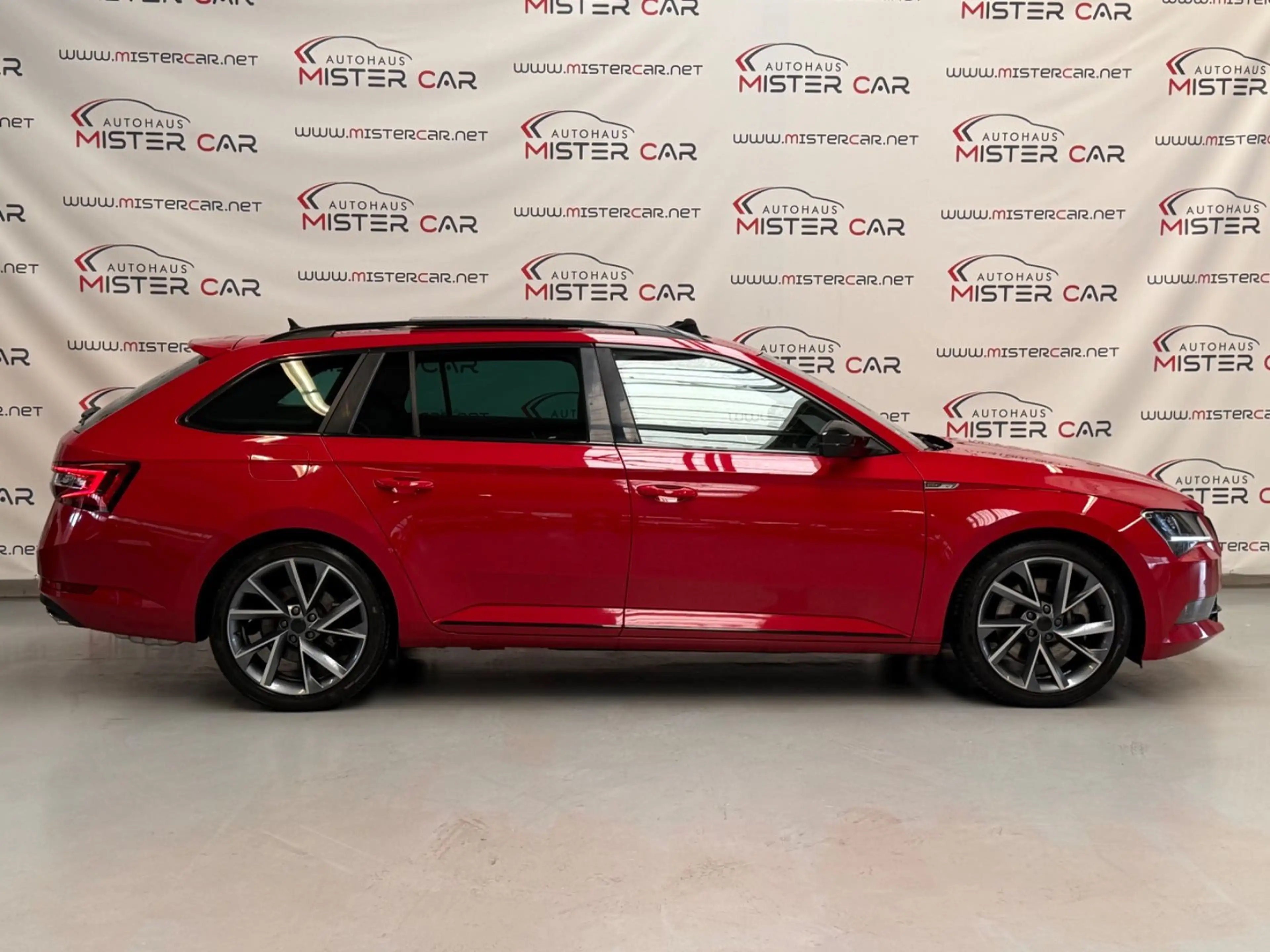 Skoda Superb Sportline 4x4 ACC/PANO/AHK/KAM/1HAND/19 — photo 5
