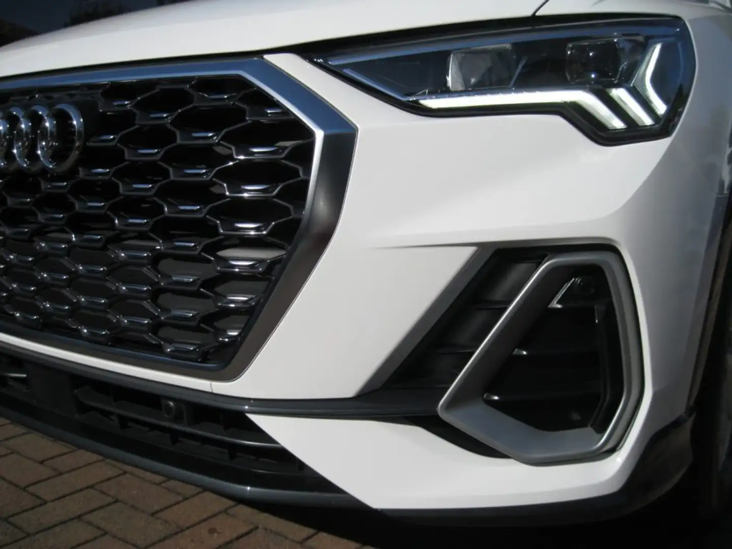 Audi Q3 Sportback 35 TFSI Stronic Business Plus Grigio - 2