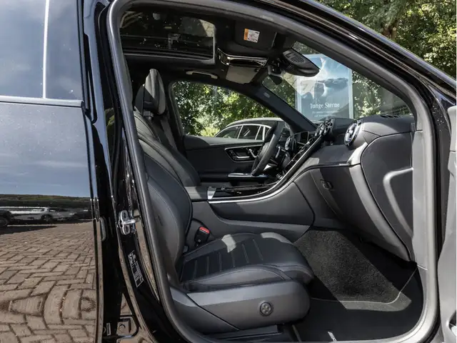 Mercedes-Benz GLC view 9