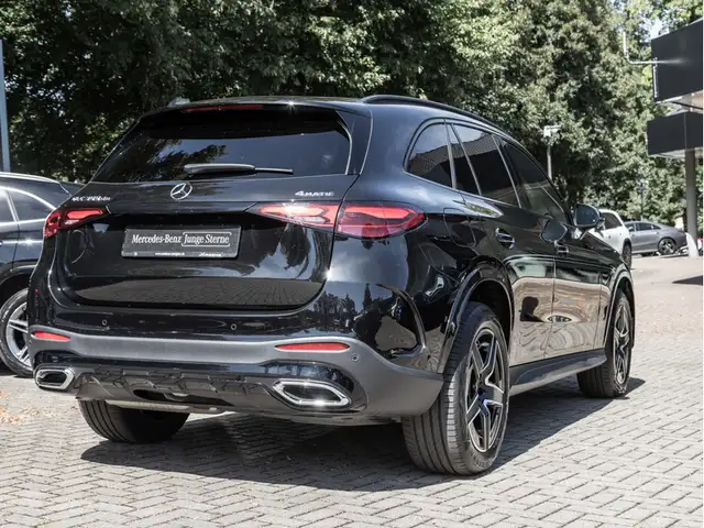 Mercedes-Benz GLC view 4